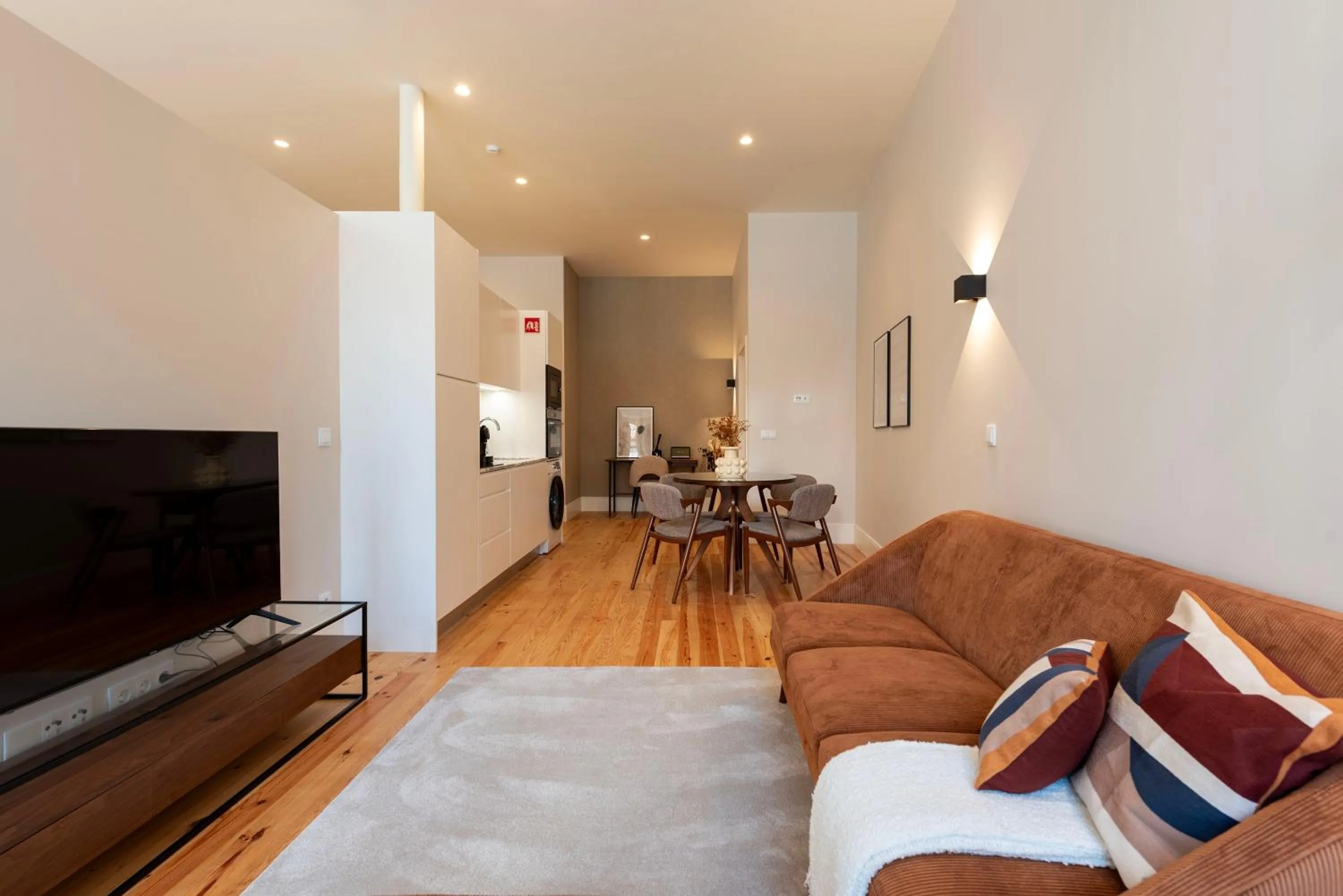 Ando Living - Flores 200 House