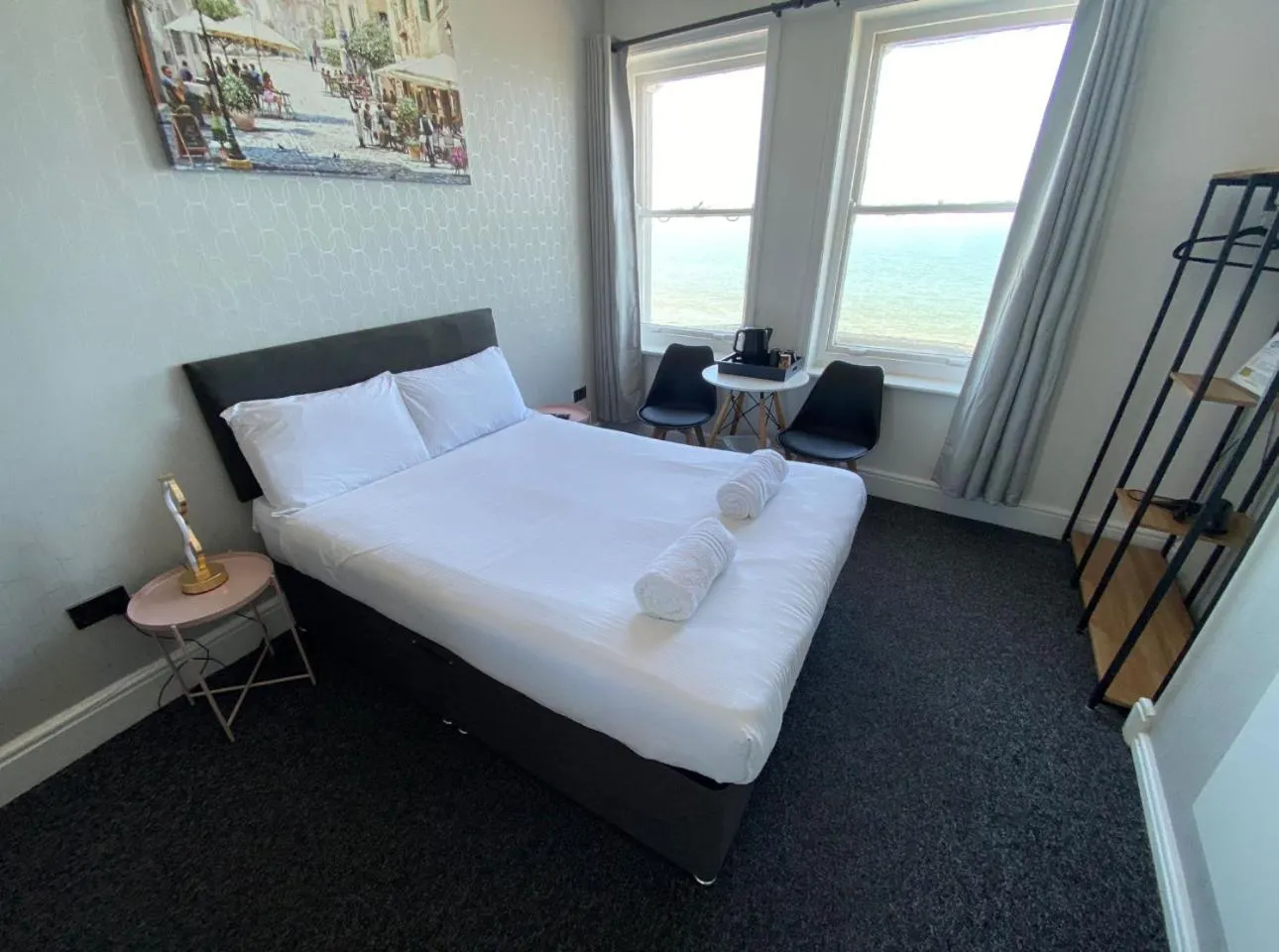 Bedroom in OYO Marine Parade Hotel, Eastbourne Pier
