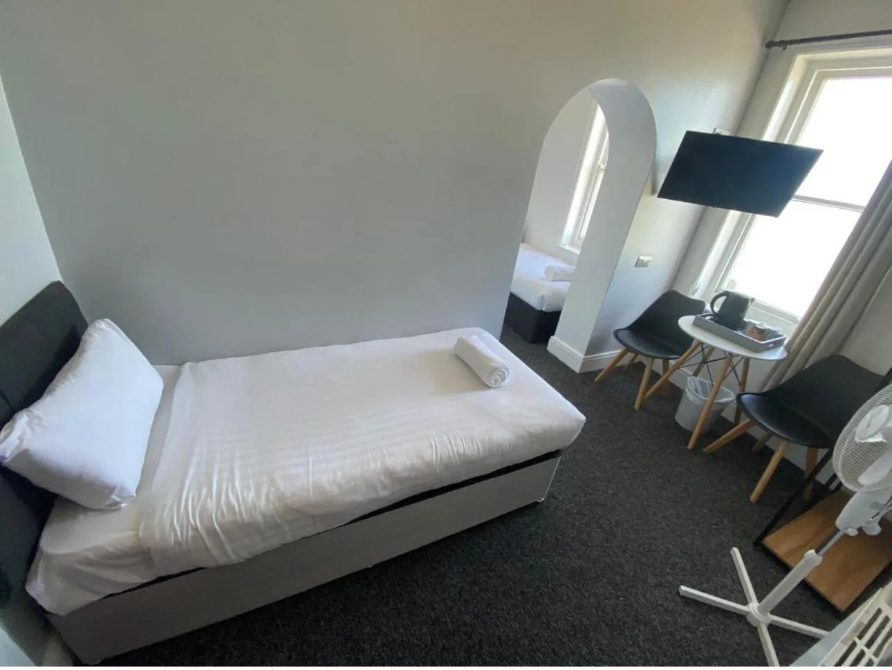 Bedroom in OYO Marine Parade Hotel, Eastbourne Pier