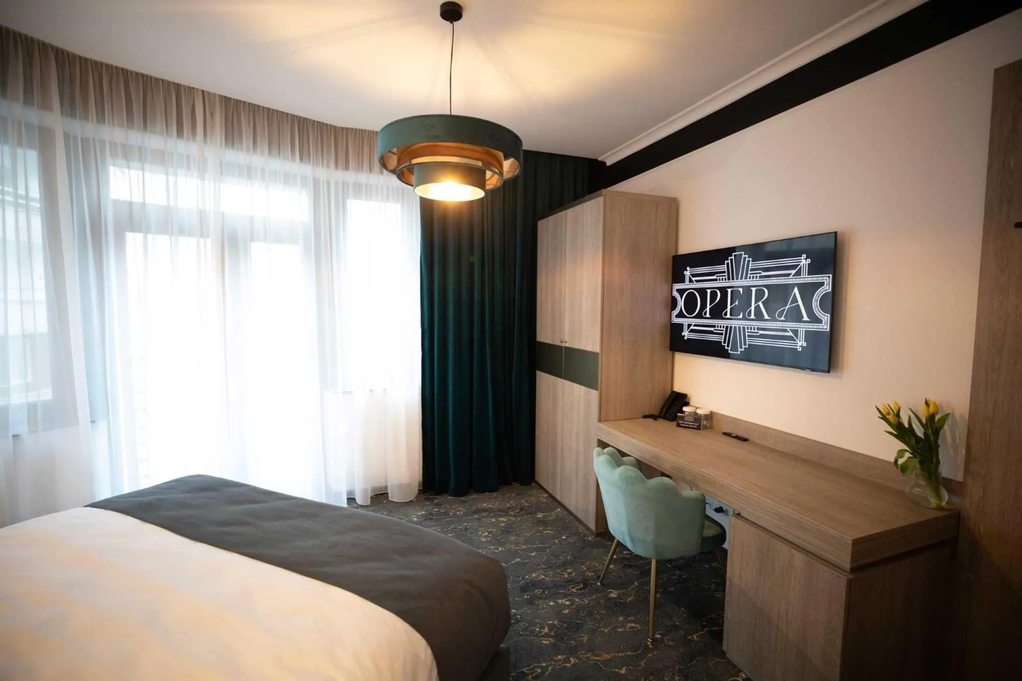 TV and multimedia, Bed in Opera Hotel