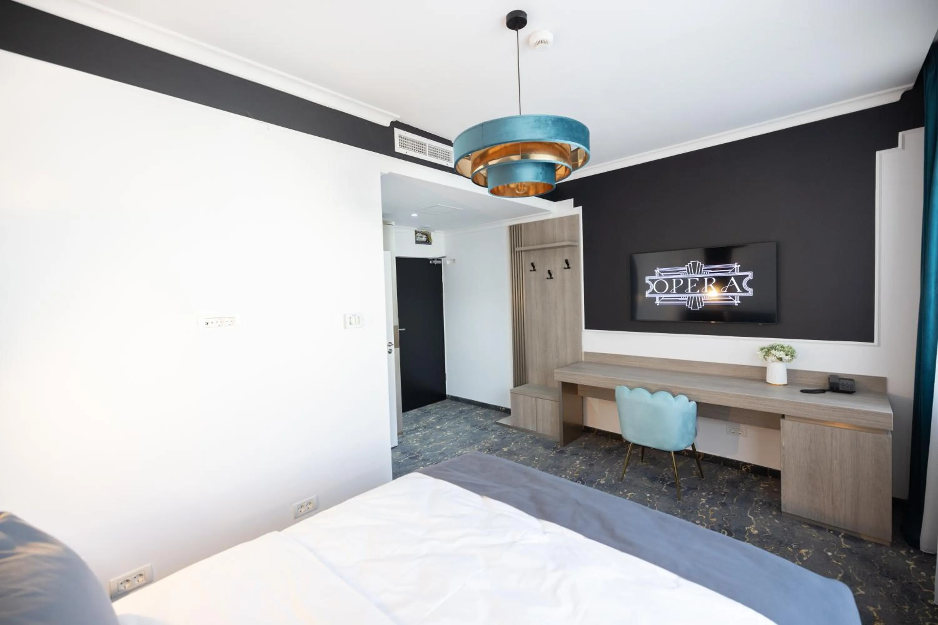 TV and multimedia, Bed in Opera Hotel