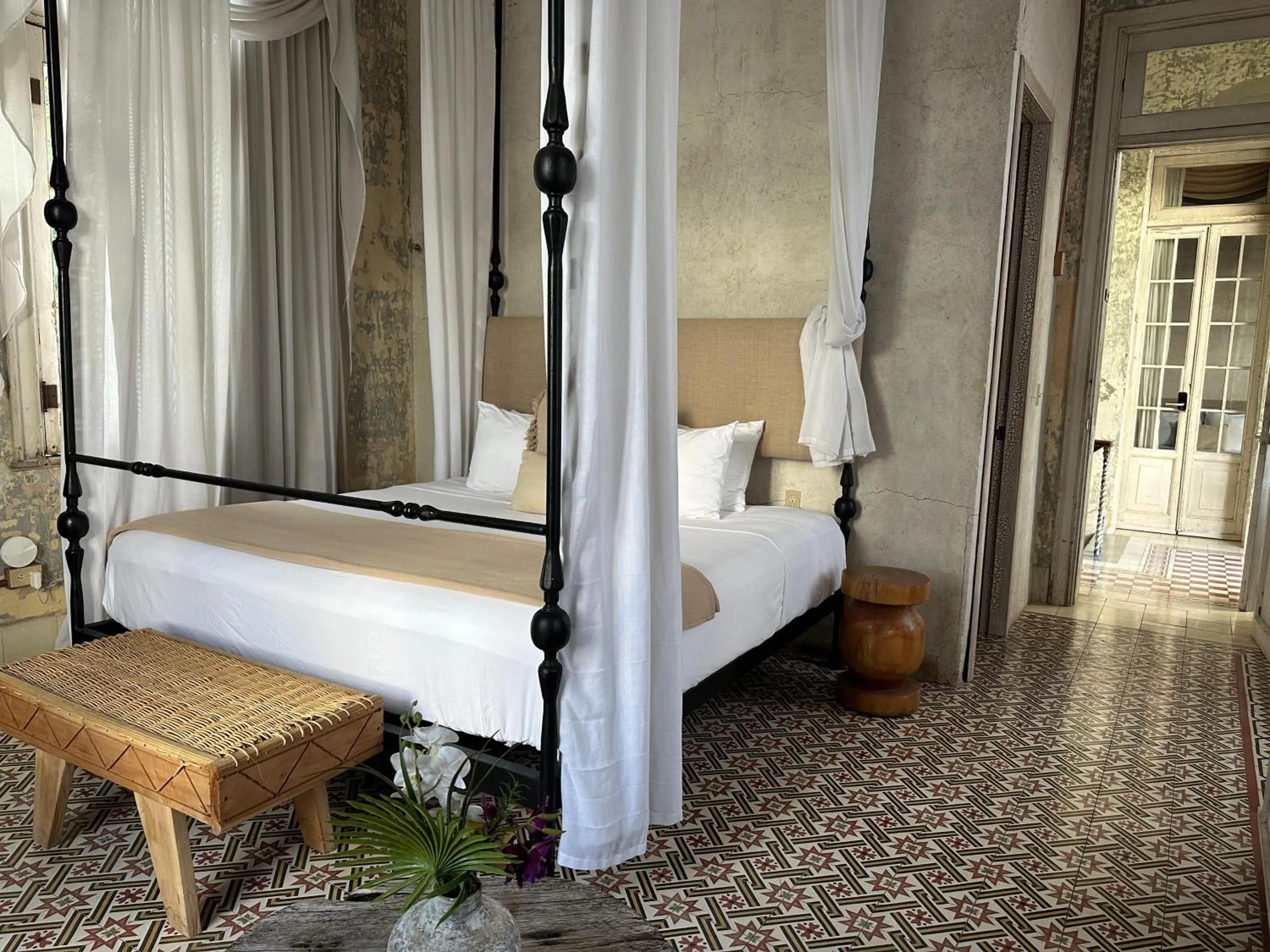 Photo of the whole room, Bed in Historic House Hotel boutique