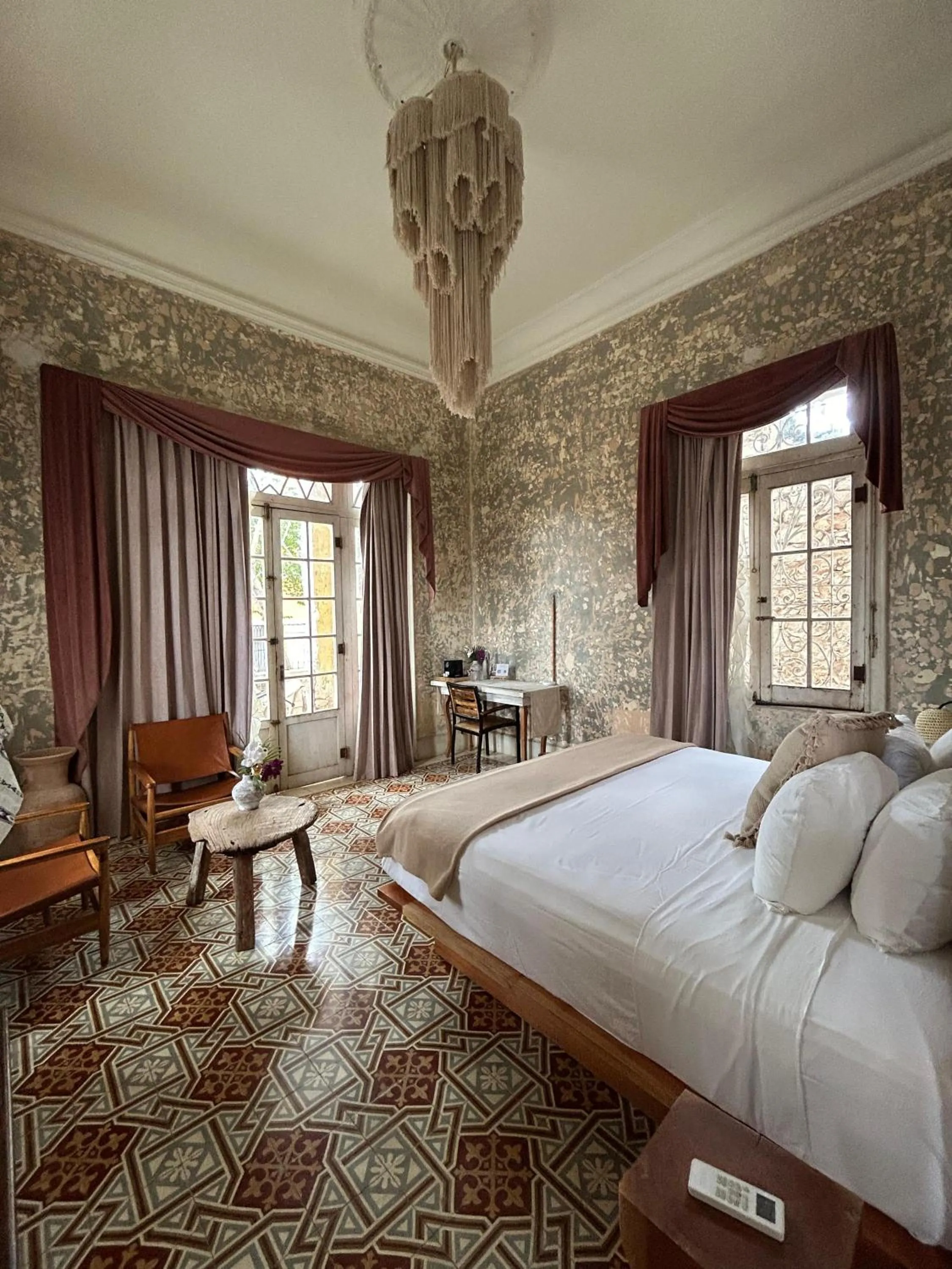 Photo of the whole room, Bed in Historic House Hotel boutique