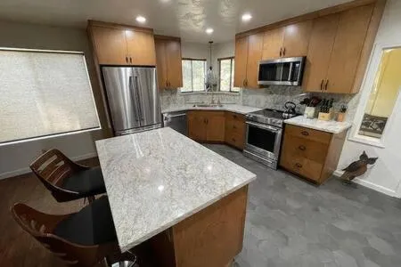 Creekside Suite Sleeps 2 Creek frontage Bbq