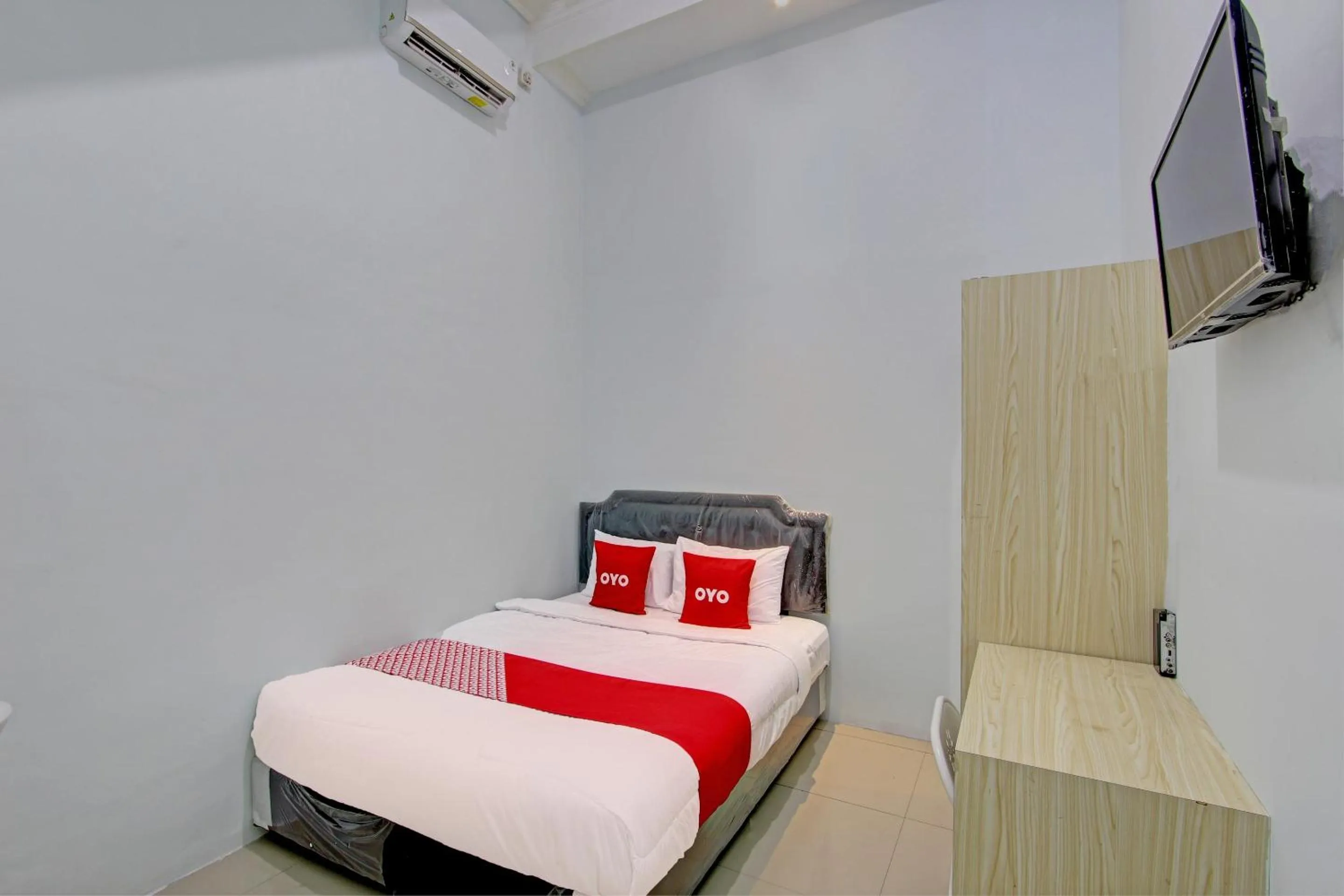 Bedroom, Bed in Hotel O New Puspa Residence