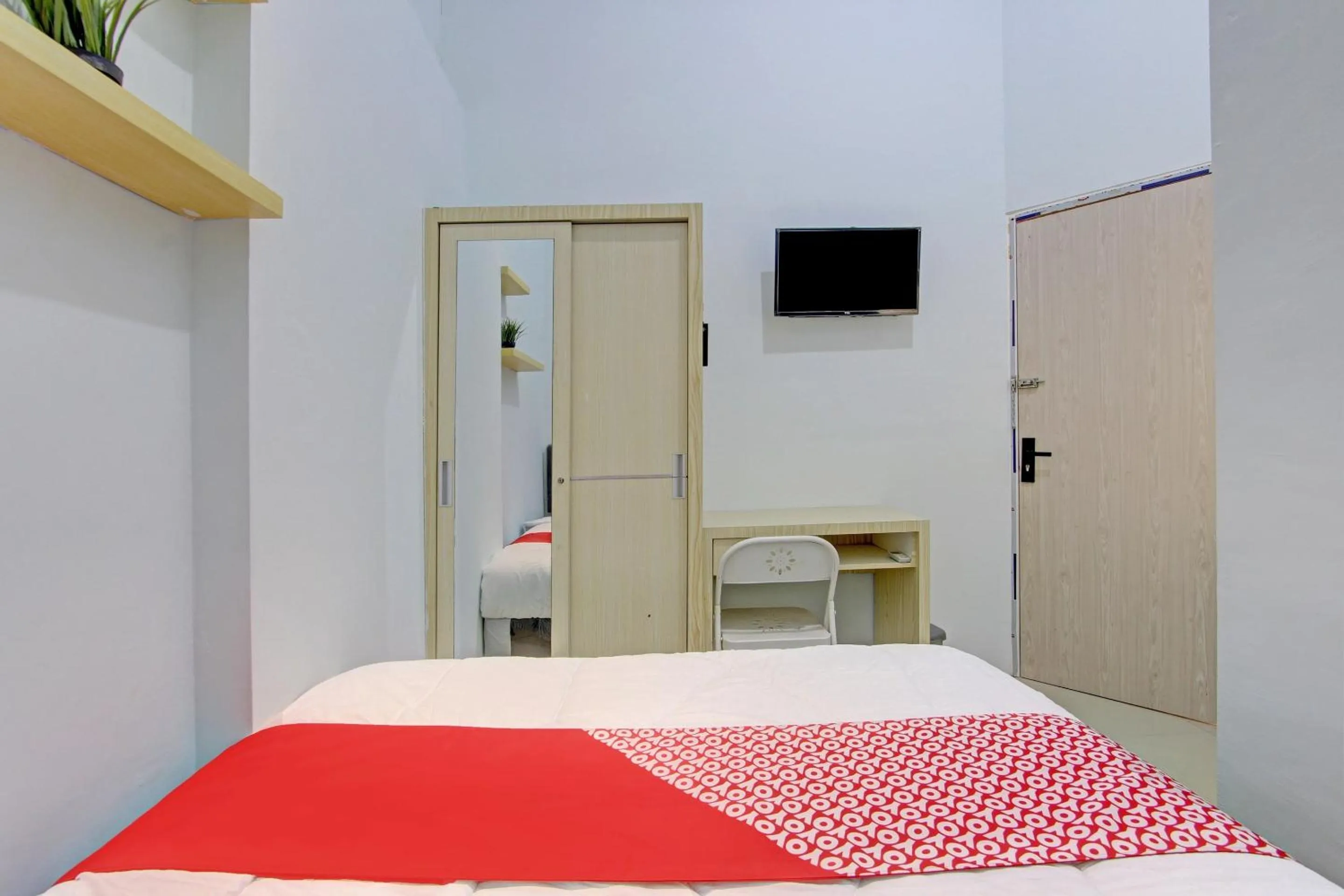 Bedroom, Bed in Hotel O New Puspa Residence