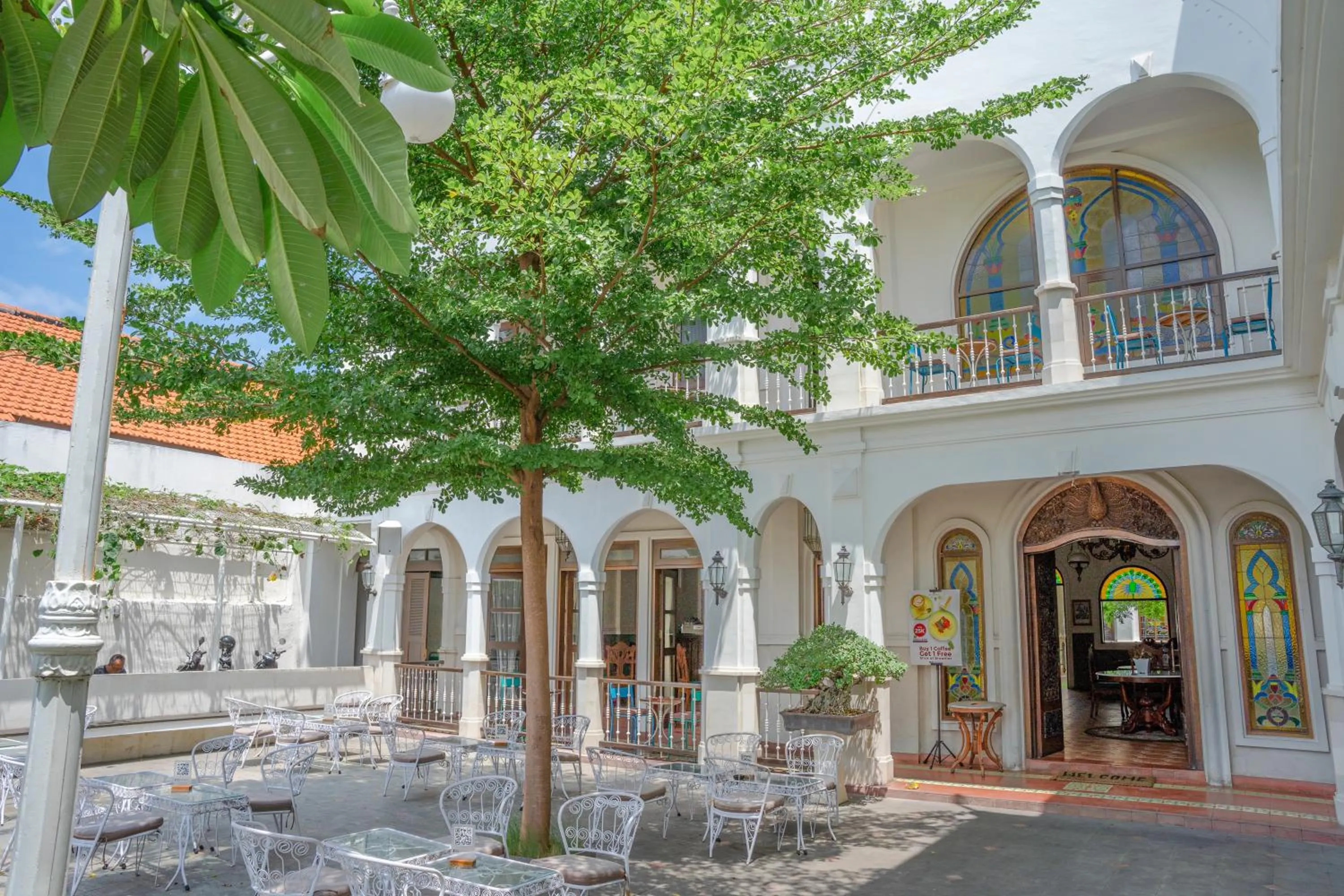 Restaurant/places to eat in Pitaloka Hotel Sanur By DeWizZ Management