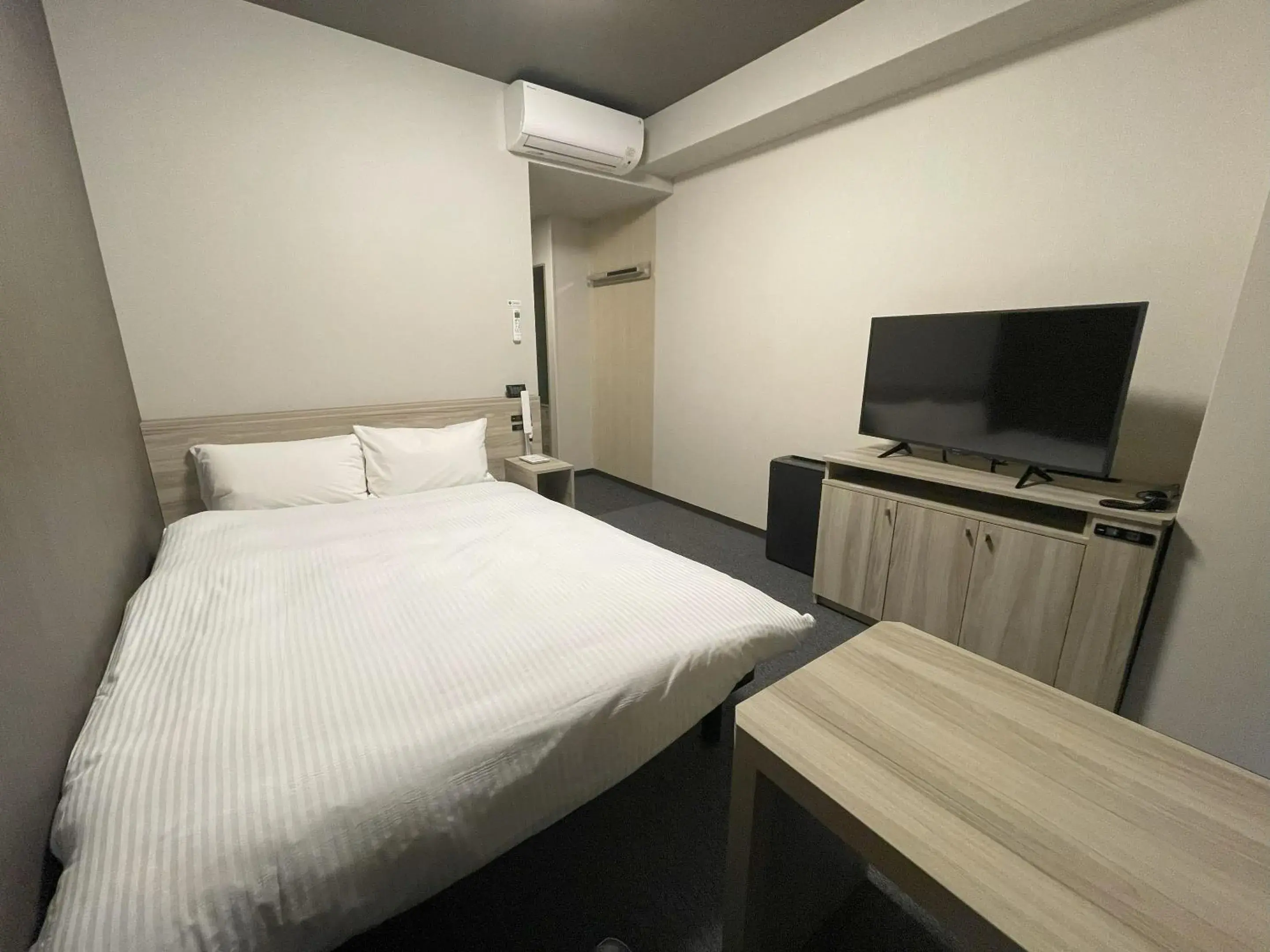 Photo of the whole room, Bed in Hotel Route Inn Numata Photo of the whole room, Bed in Hotel Route Inn Numata