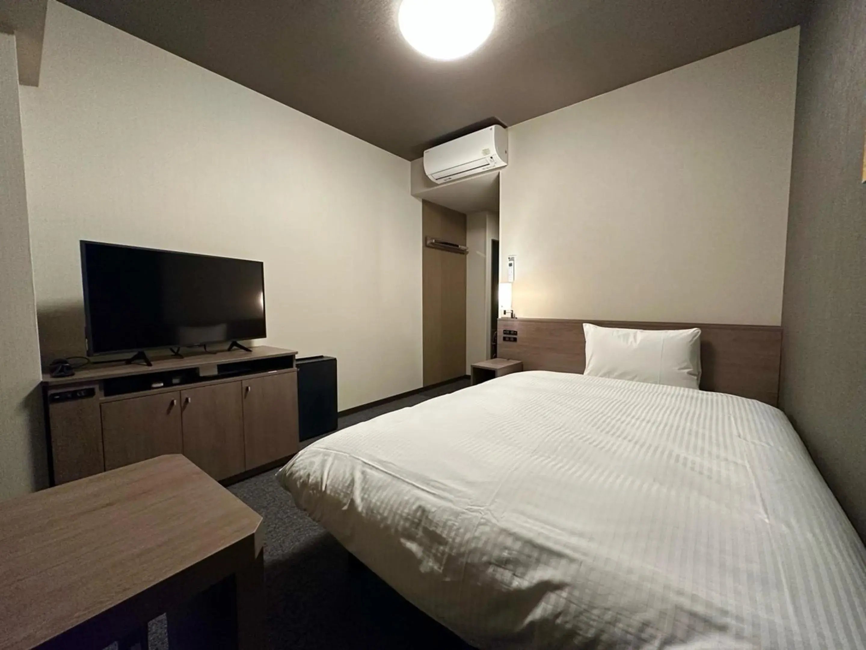Photo of the whole room, Bed in Hotel Route Inn Numata Photo of the whole room, Bed in Hotel Route Inn Numata