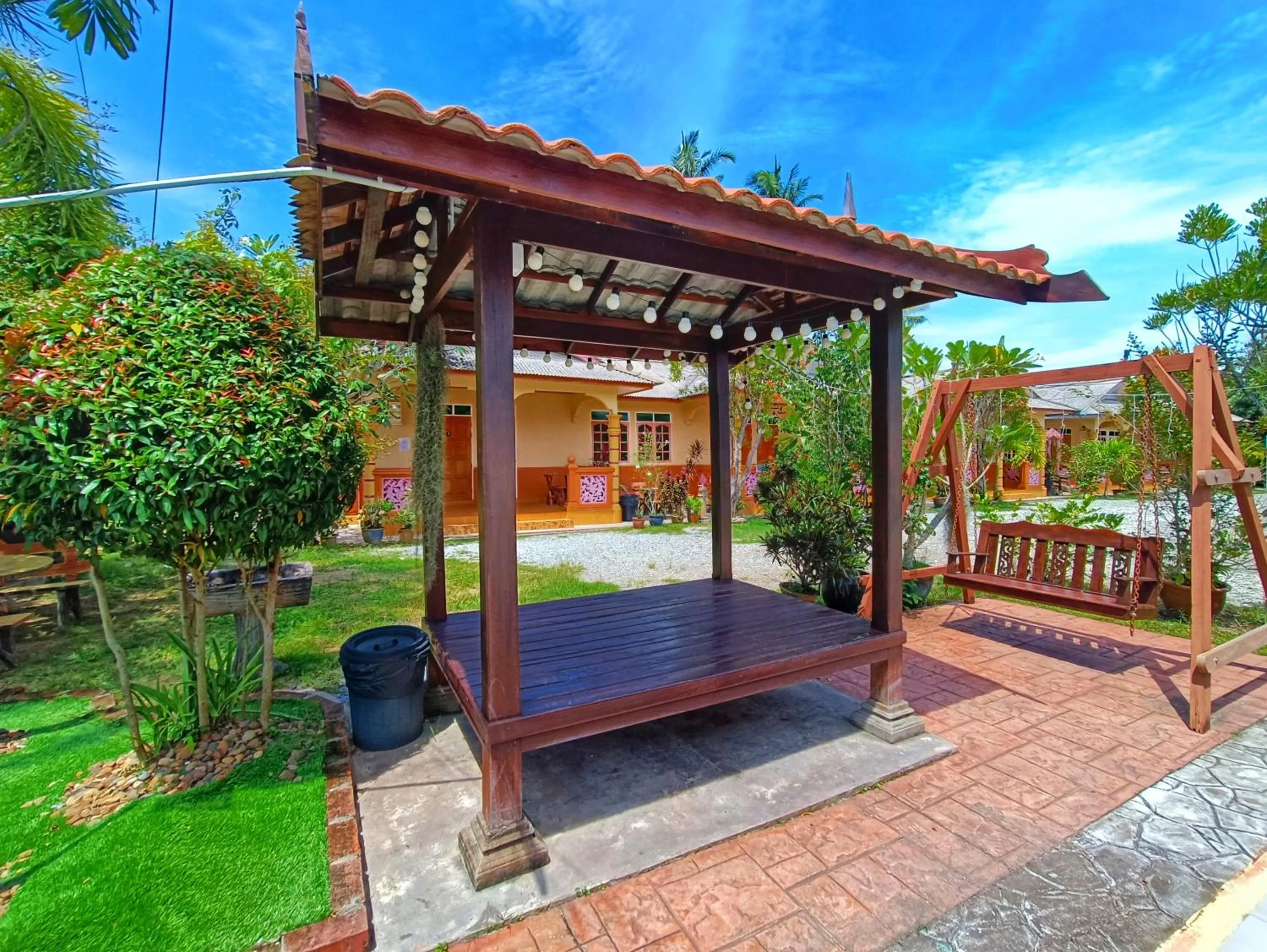 Property building in Chalet Yunie Marang by RVH