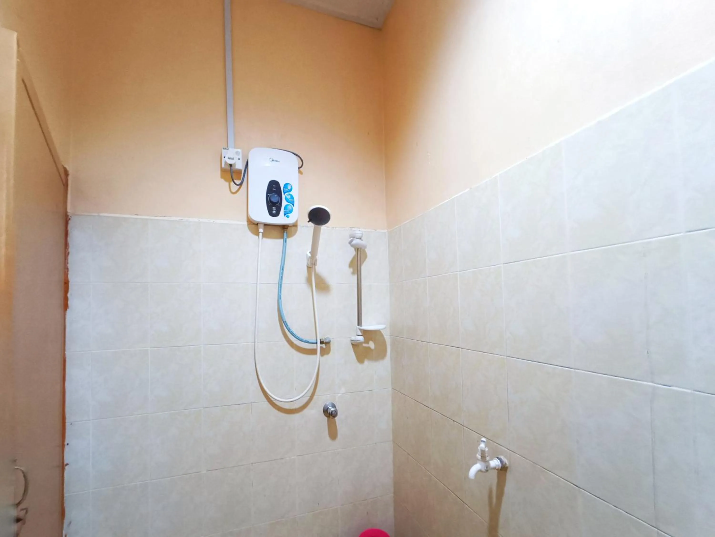 Shower in Chalet Yunie Marang by RVH