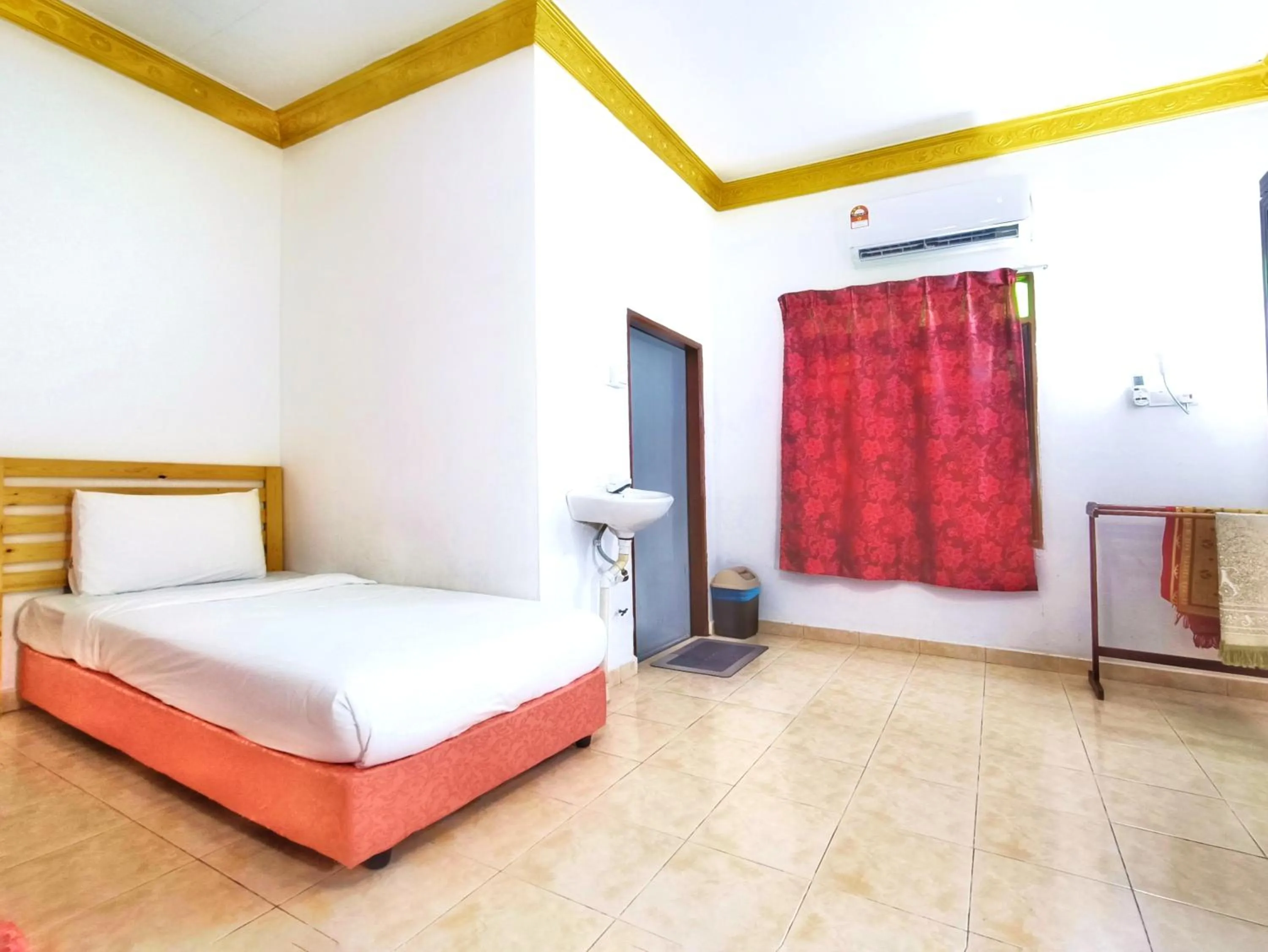 Bed in Chalet Yunie Marang by RVH