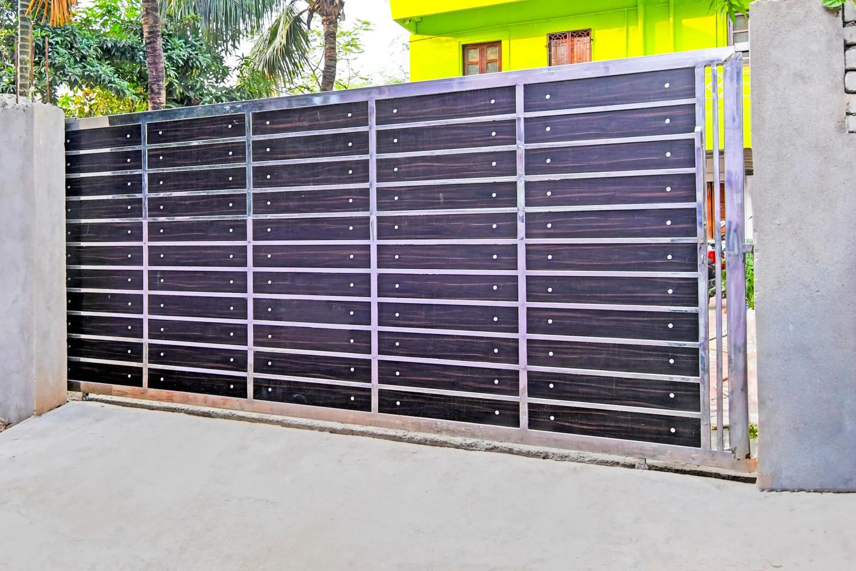 Facade/entrance in Super Hotel O Khushi Guest House