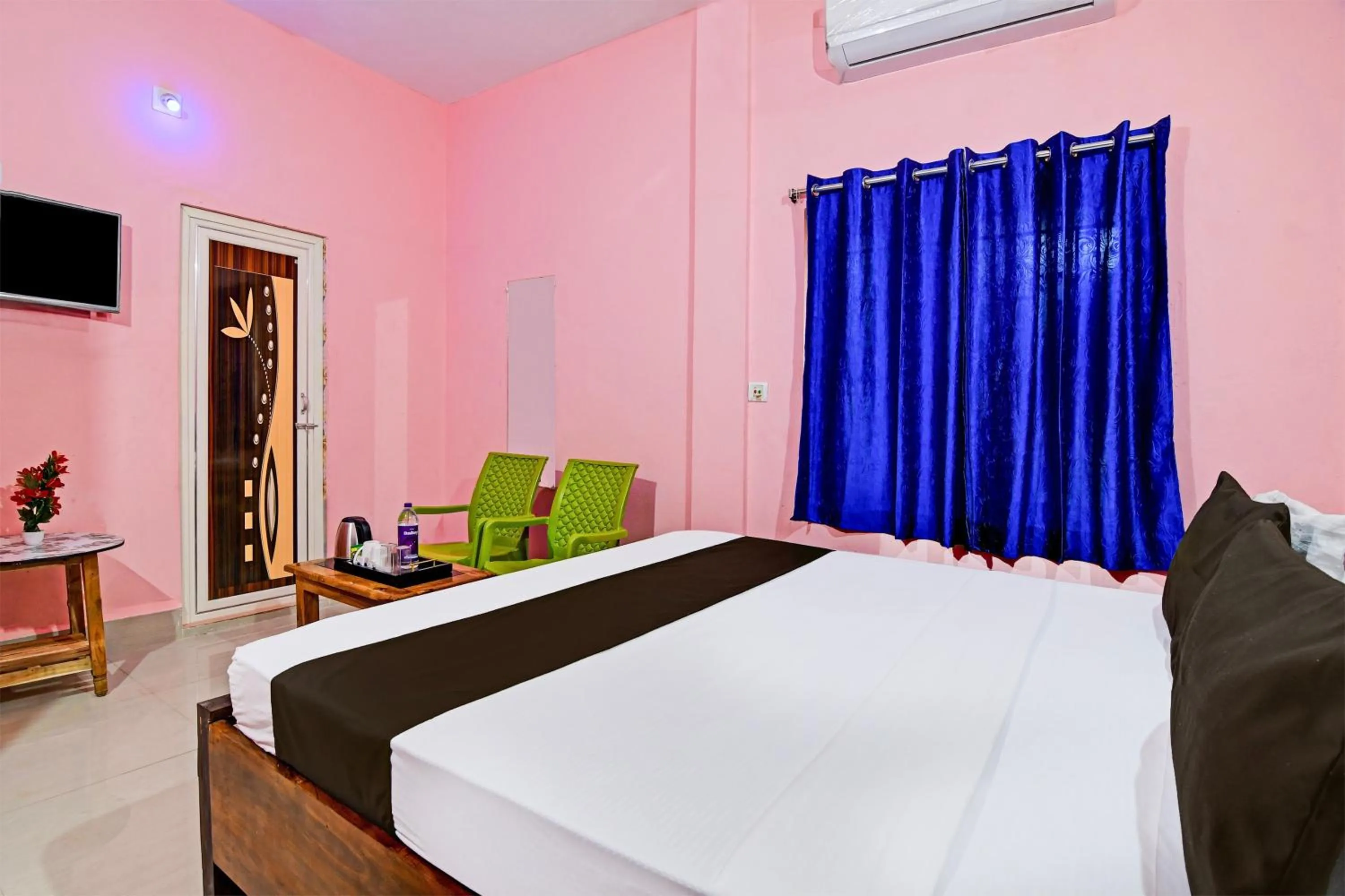 Bedroom, Bed in Super Hotel O Khushi Guest House