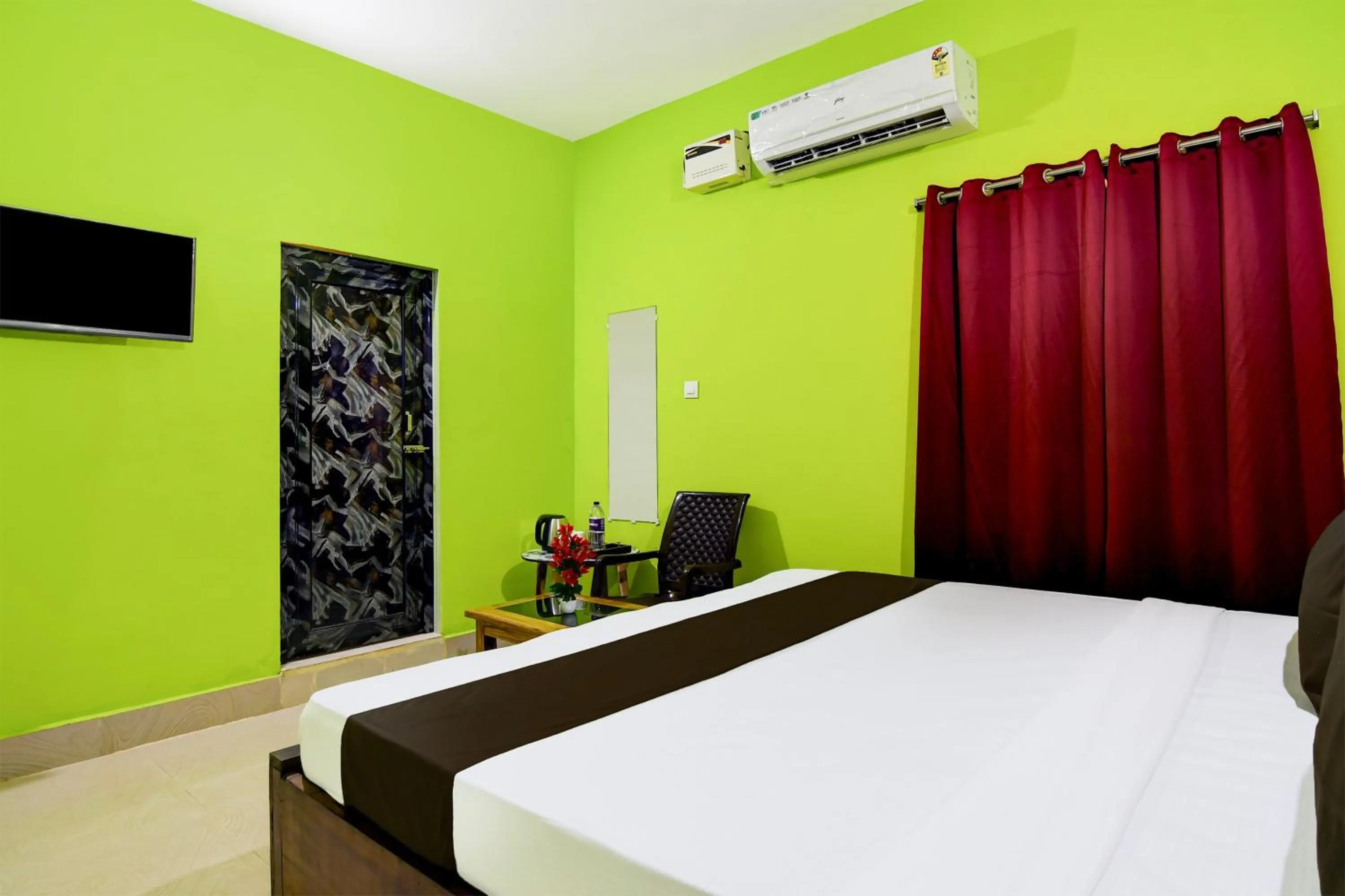 Bedroom, Bed in Super Hotel O Khushi Guest House