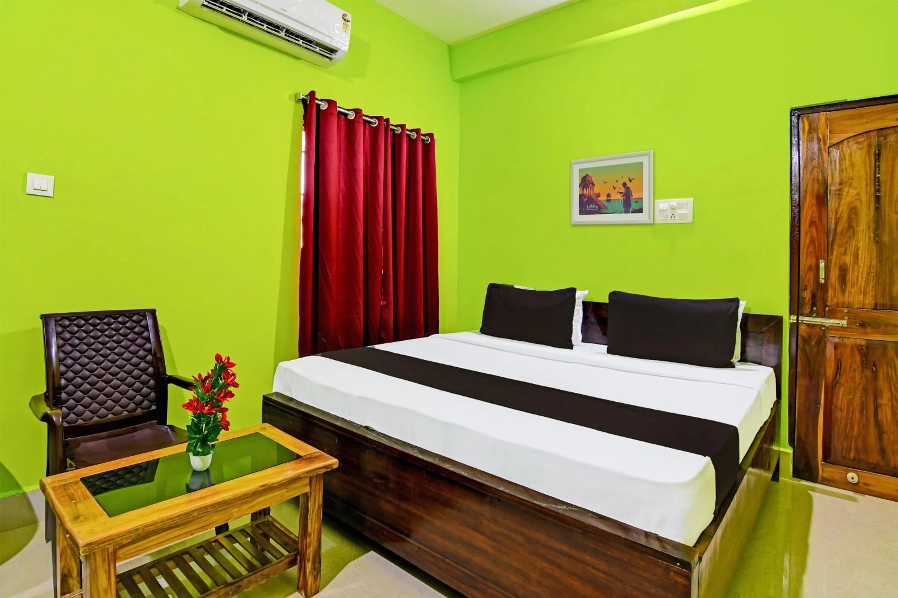 Bedroom, Bed in Super Hotel O Khushi Guest House
