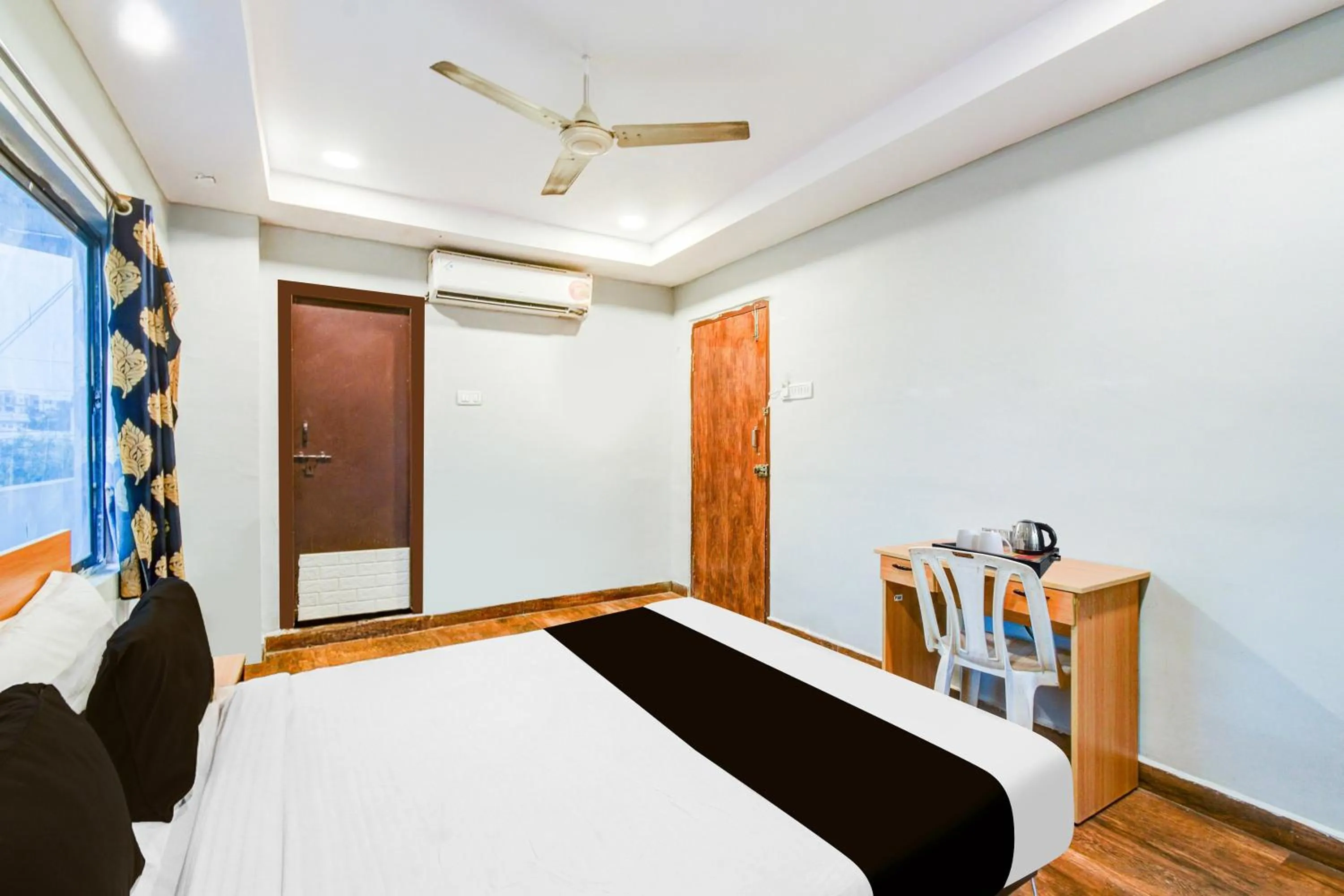 Bedroom, Bed in Super Collection O Malkajgiri