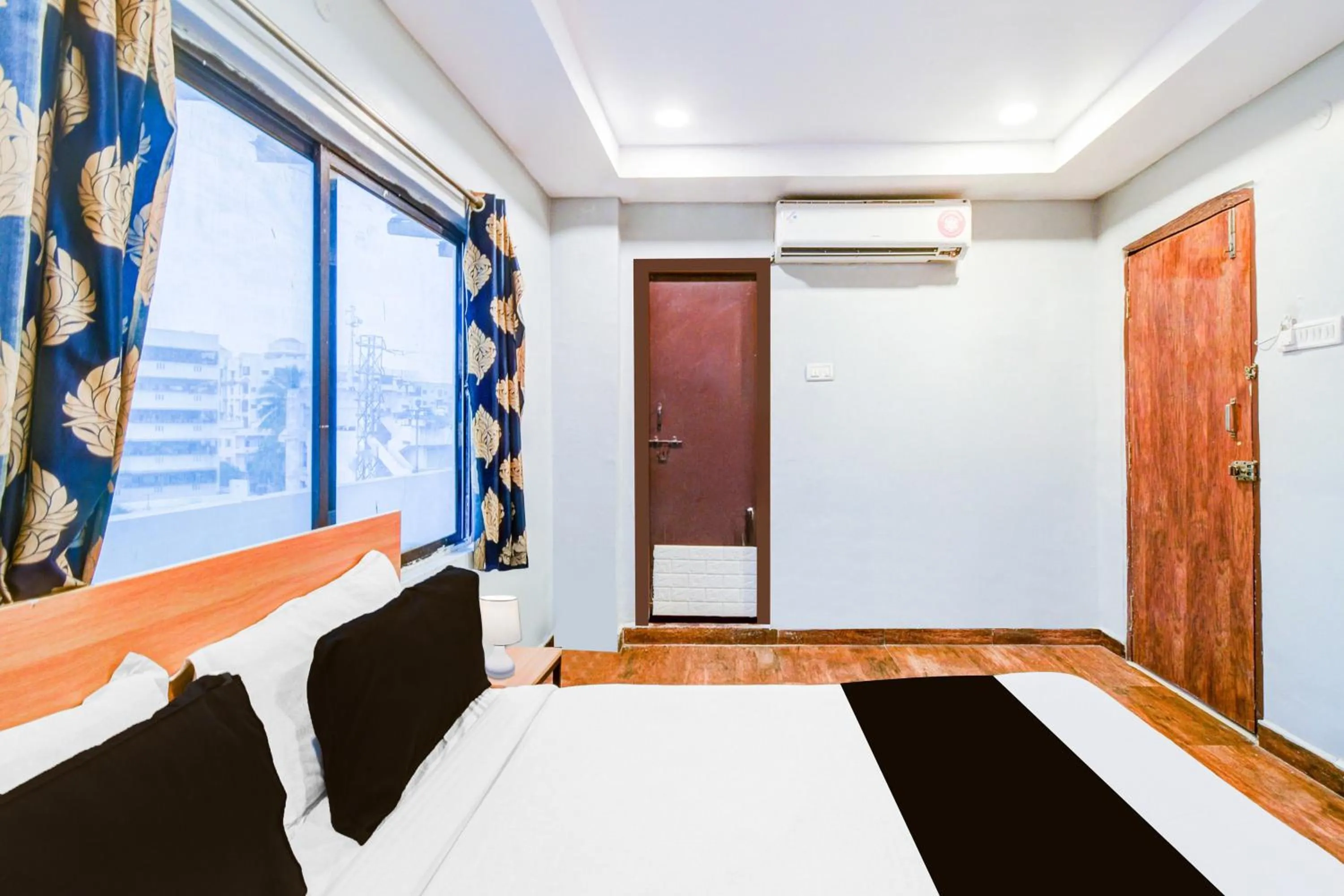 Bedroom, Bed in Super Collection O Malkajgiri