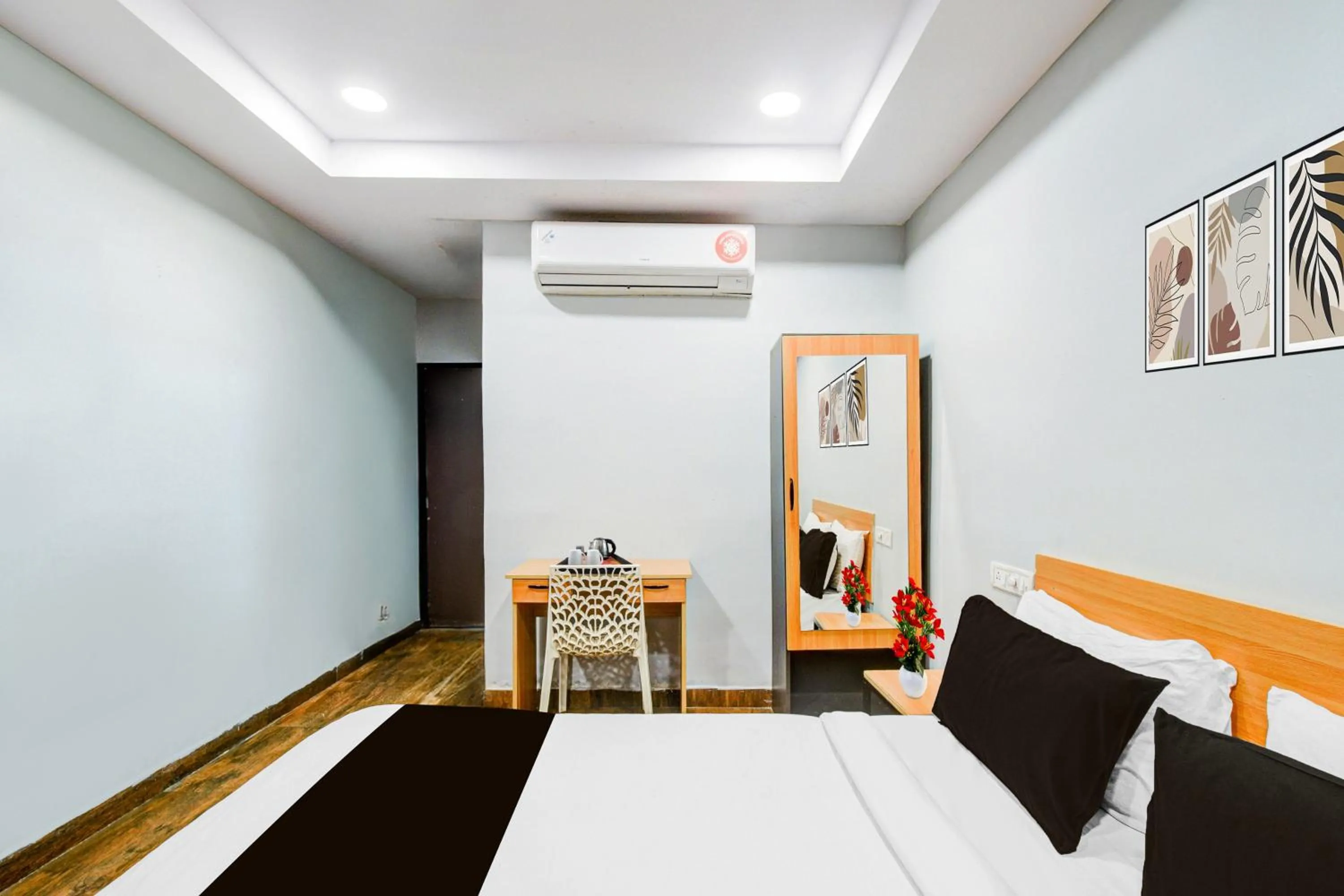 Bedroom, Bed in Super Collection O Malkajgiri