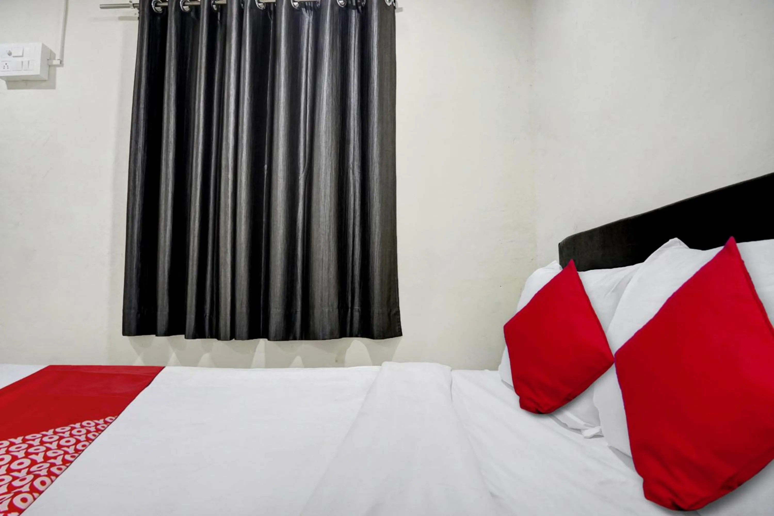 Bedroom, Bed in Hotel O Metro View