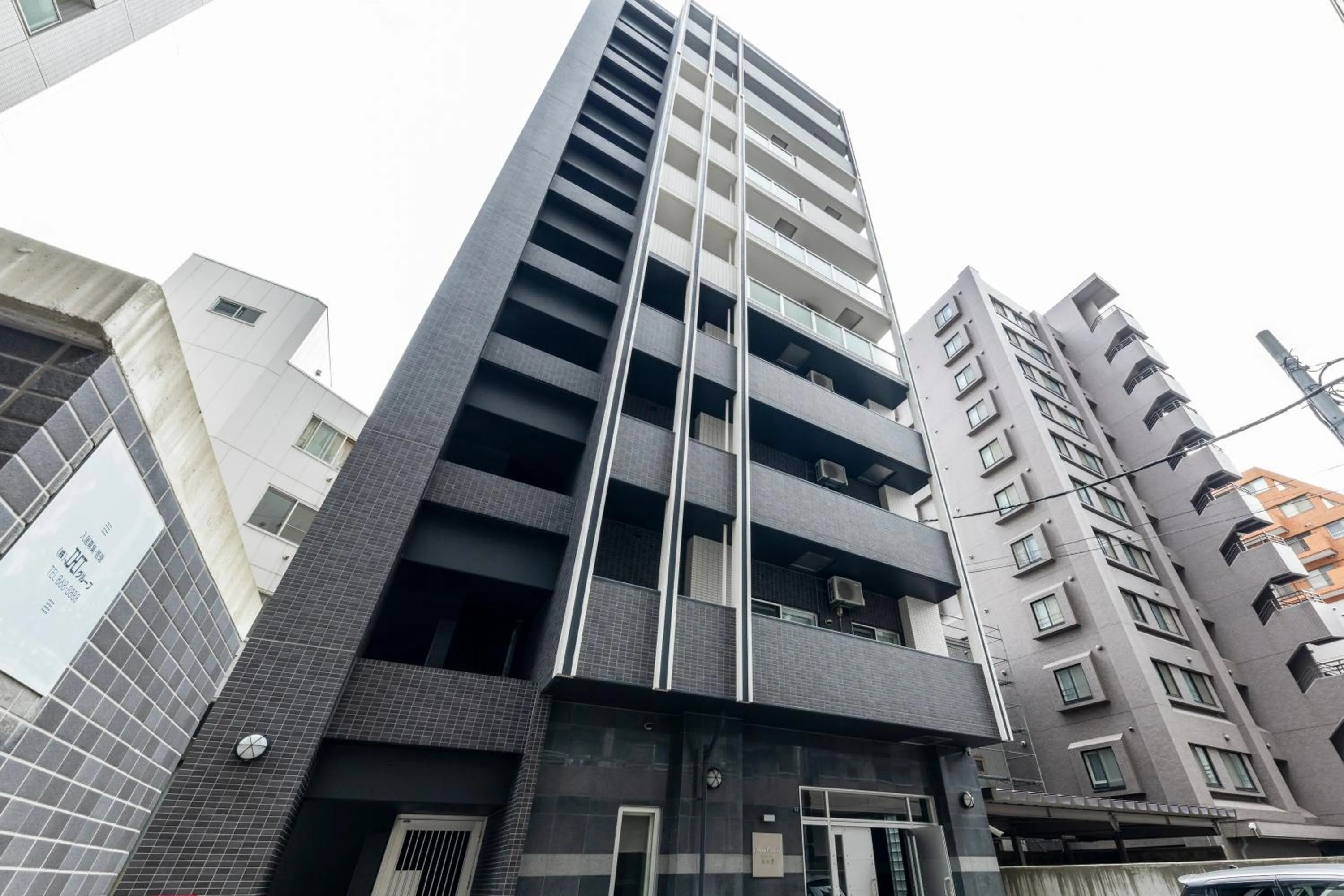 Property building in Estrella