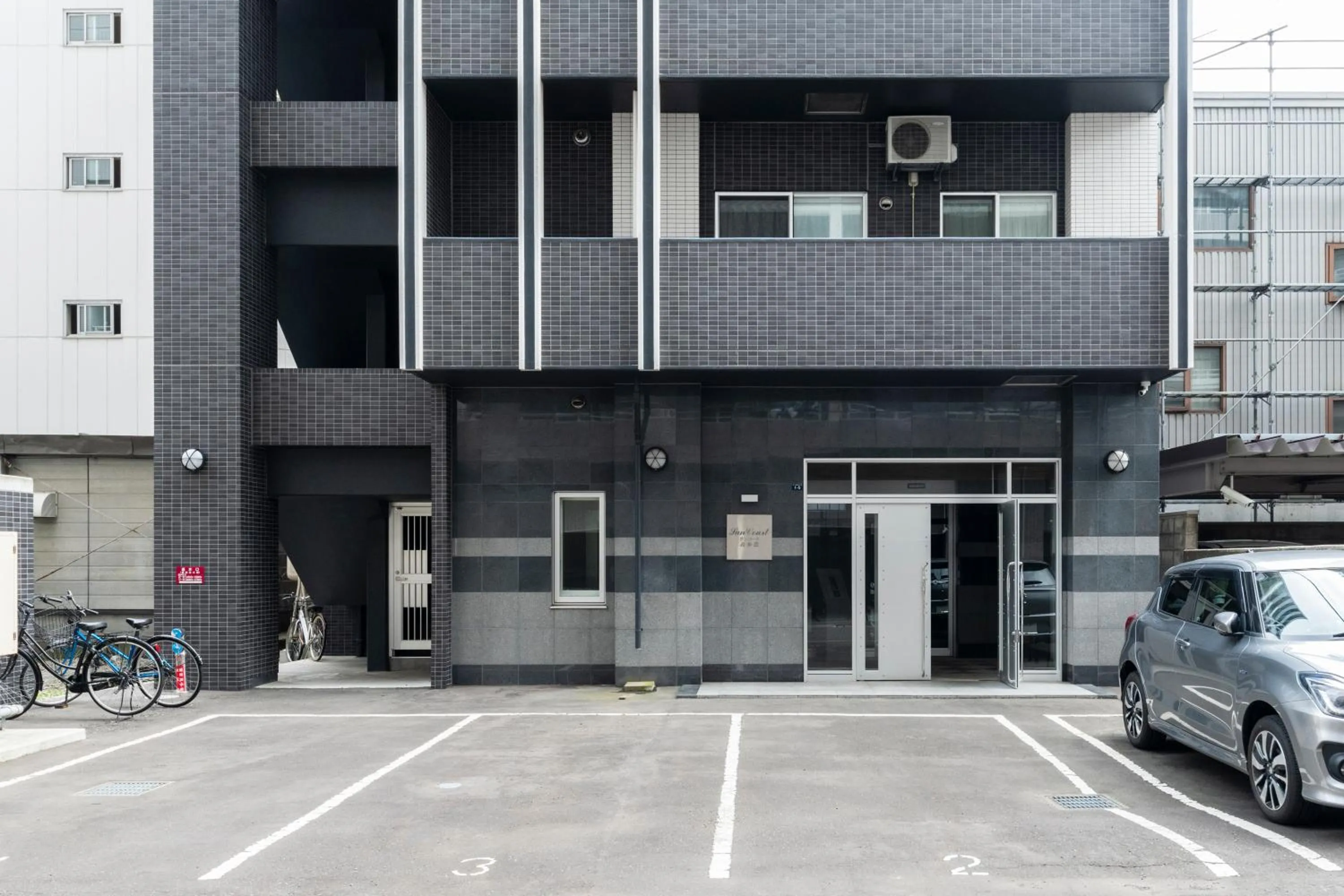 Property building in Estrella