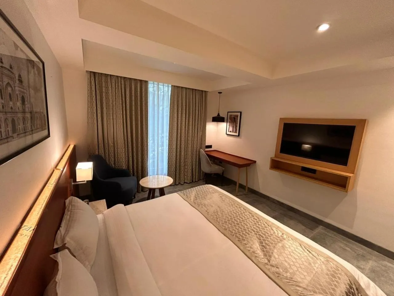 Bed in Best Western Maharani Bagh New Delhi