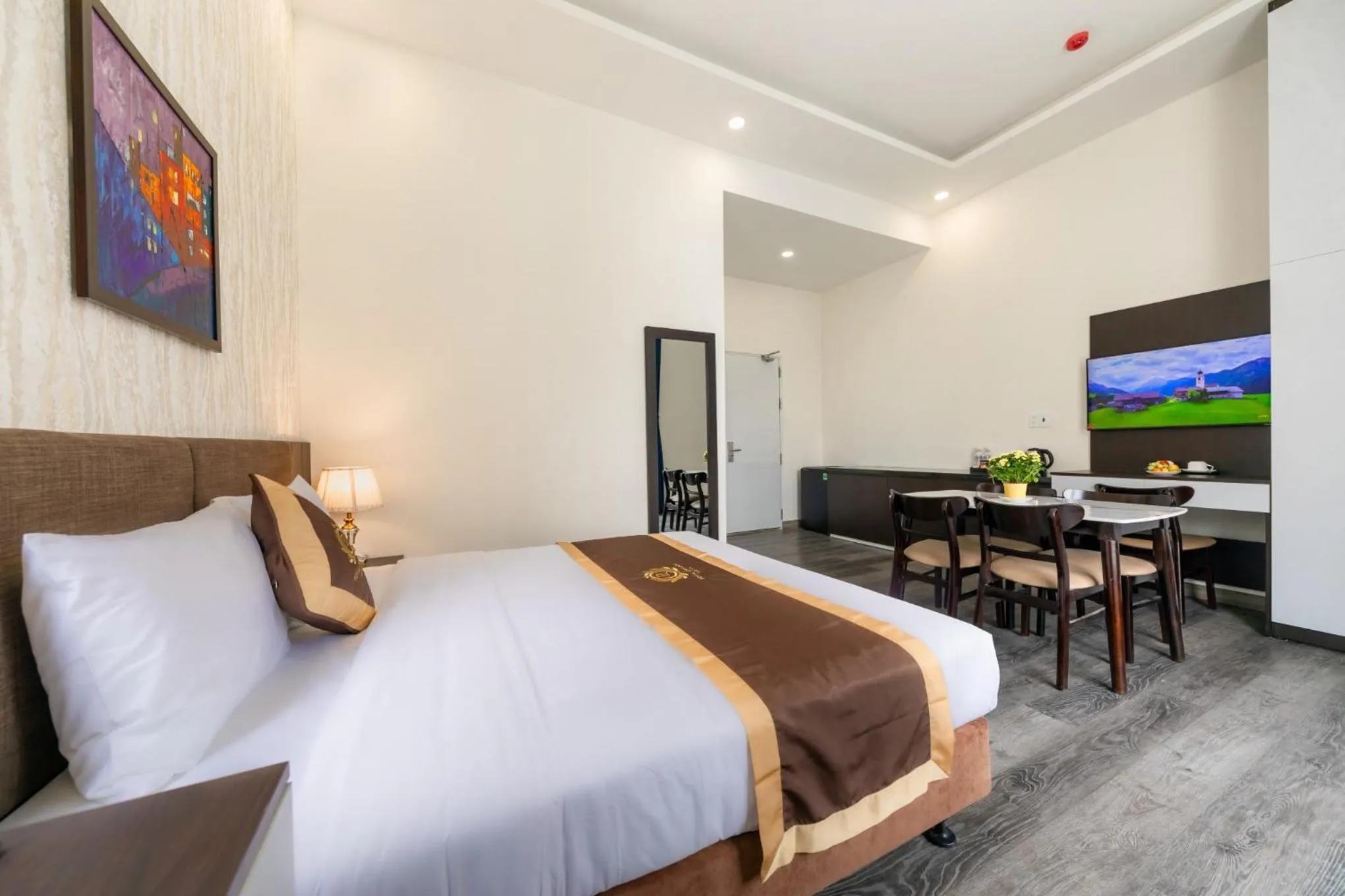 Bedroom, Bed in ROYAL DRAGON HOTEL