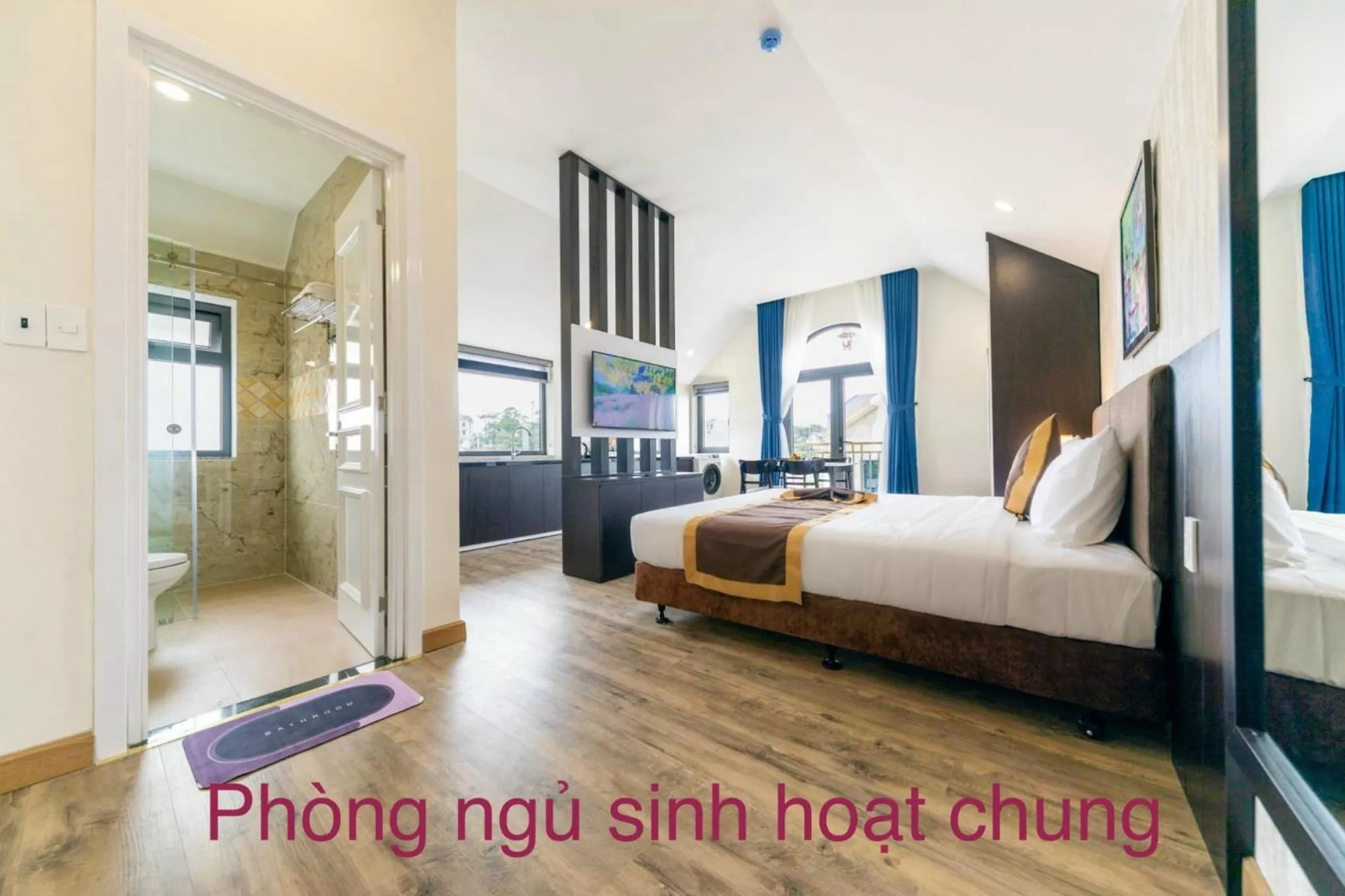 Bedroom, Bed in ROYAL DRAGON HOTEL