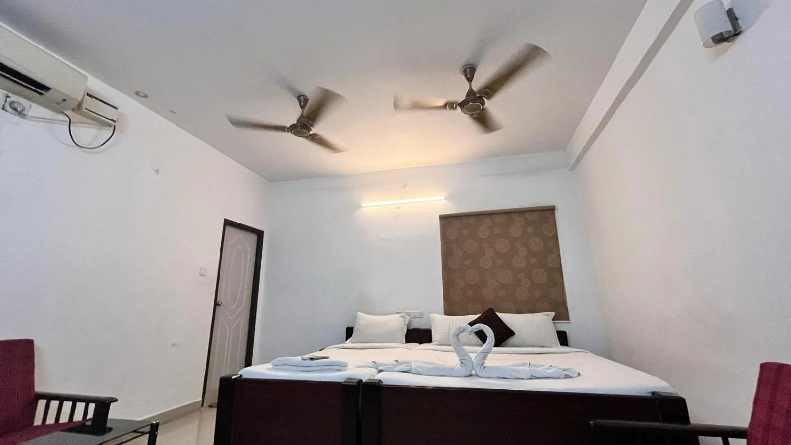 Bed in Comfort Park Inn (Unit of Prohotel)