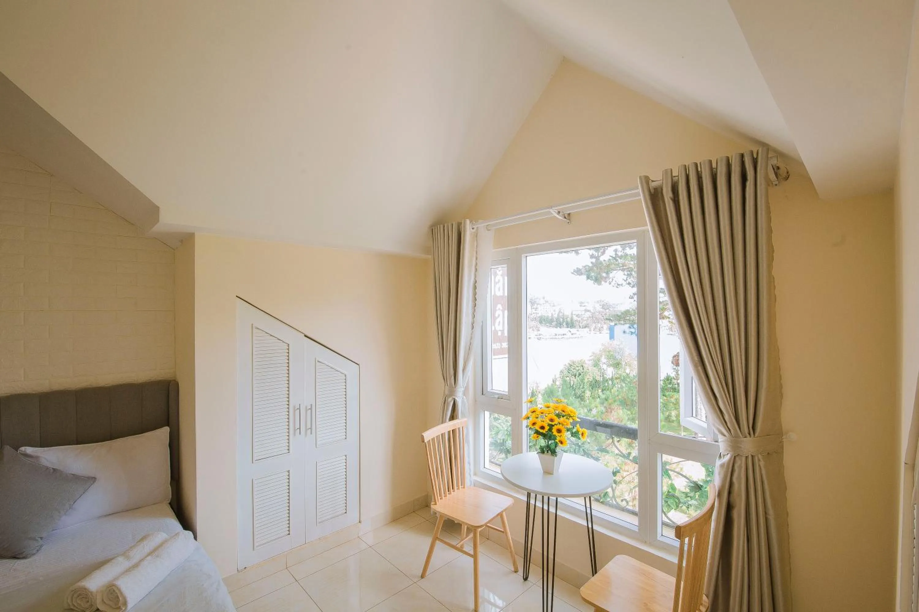 Bed in Thang Lap Hotel