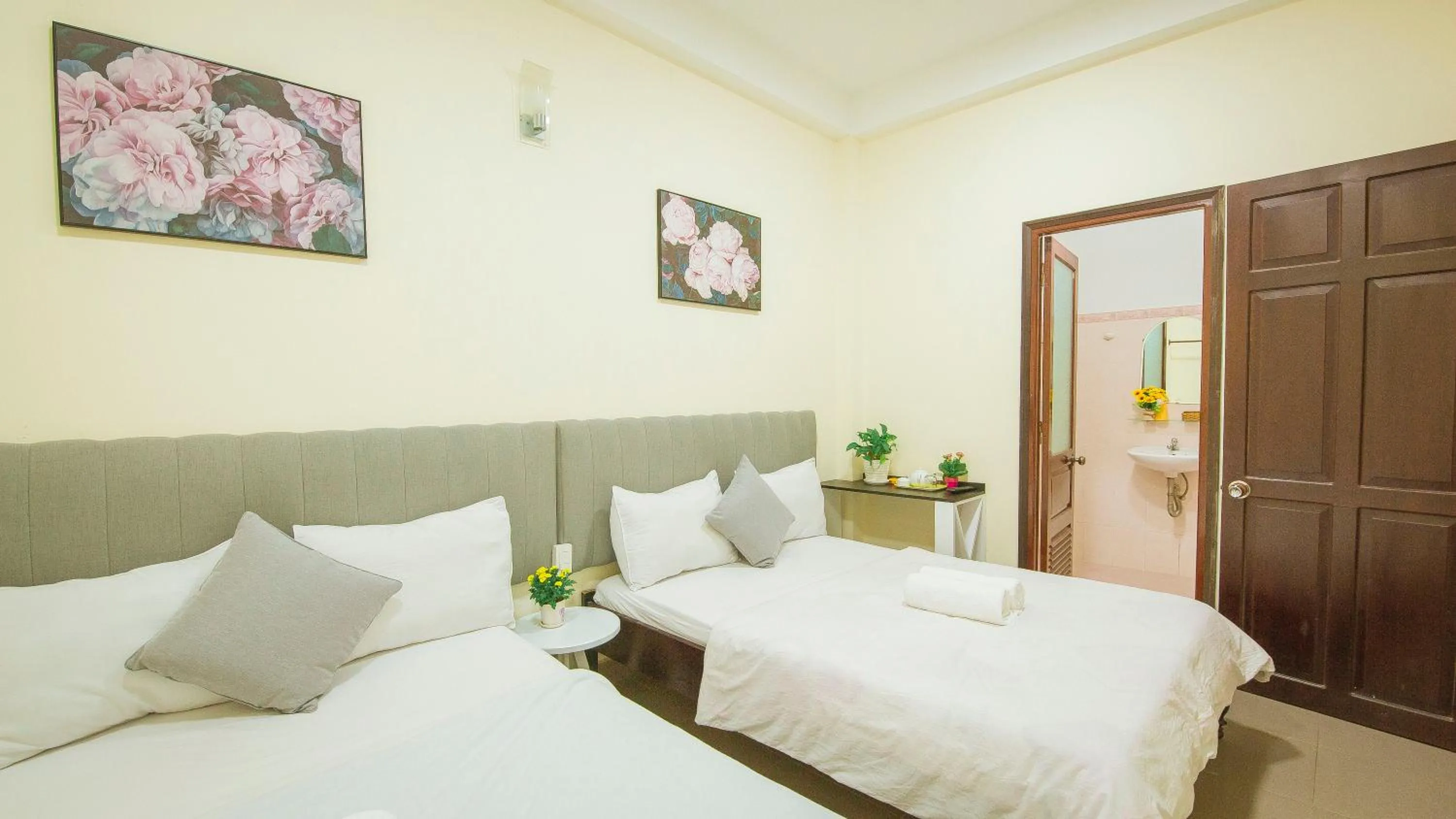 Bed in Thang Lap Hotel