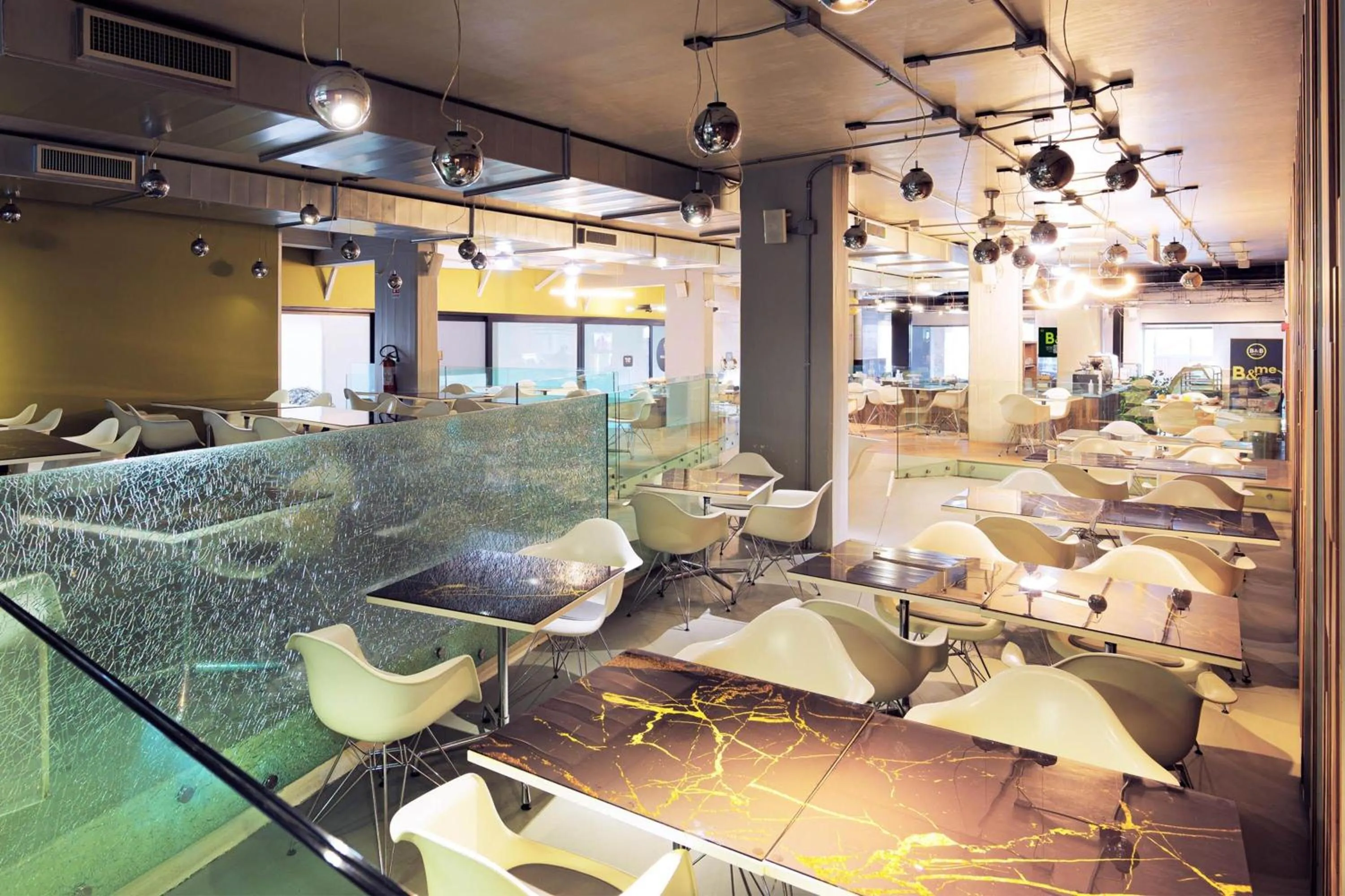 Lobby or reception in B&B HOTEL Fabriano Janus