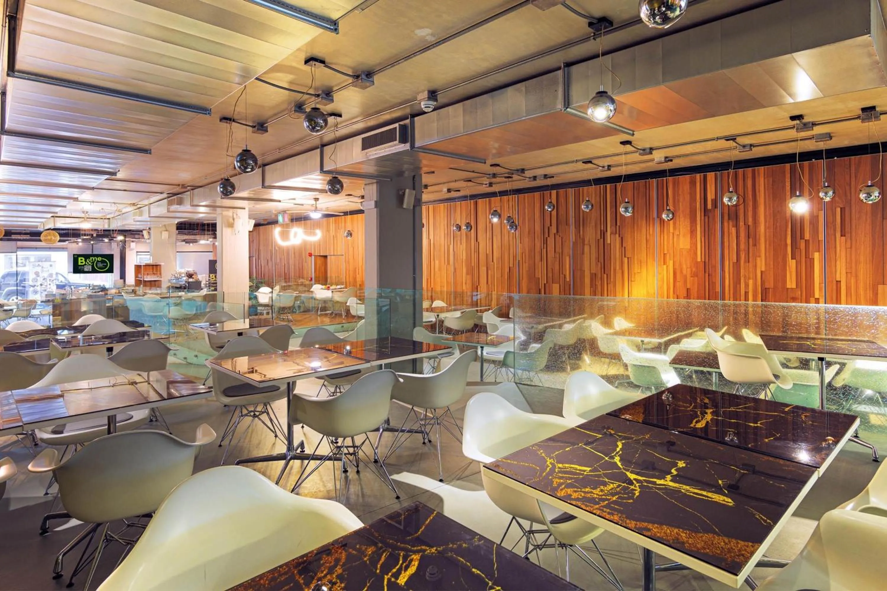 Restaurant/places to eat in B&B HOTEL Fabriano Janus