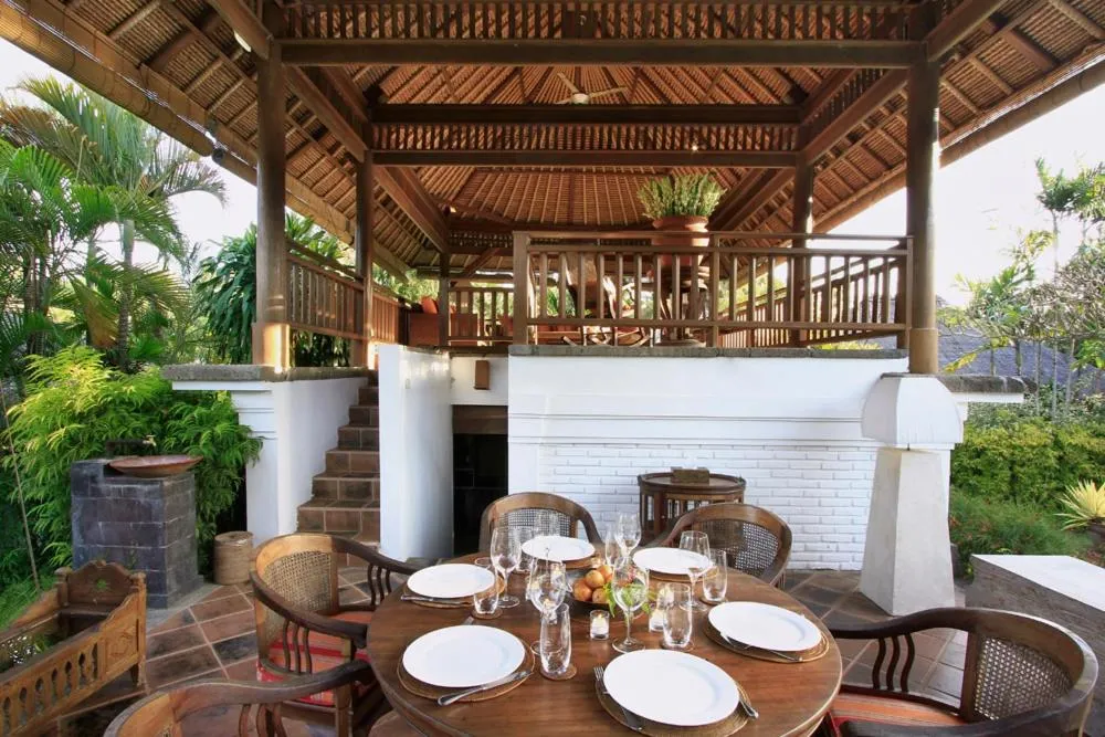 Food and drinks in Villa Hanani