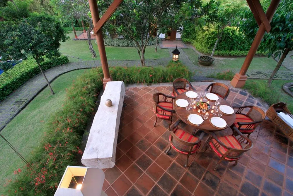Dining area in Villa Hanani