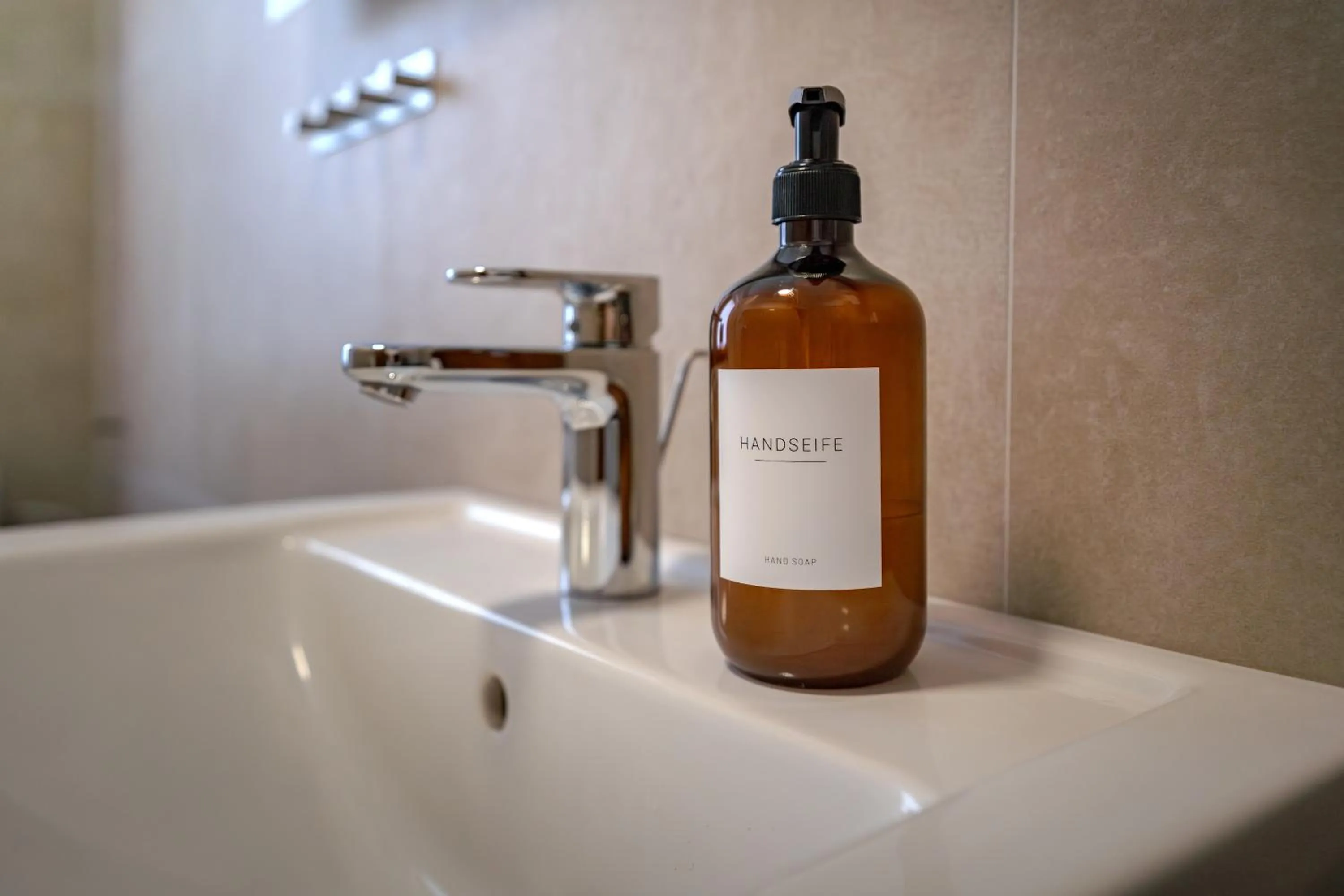 Bathroom in Krause: deine Wohlfühloase in Zentrum v. Bielefeld