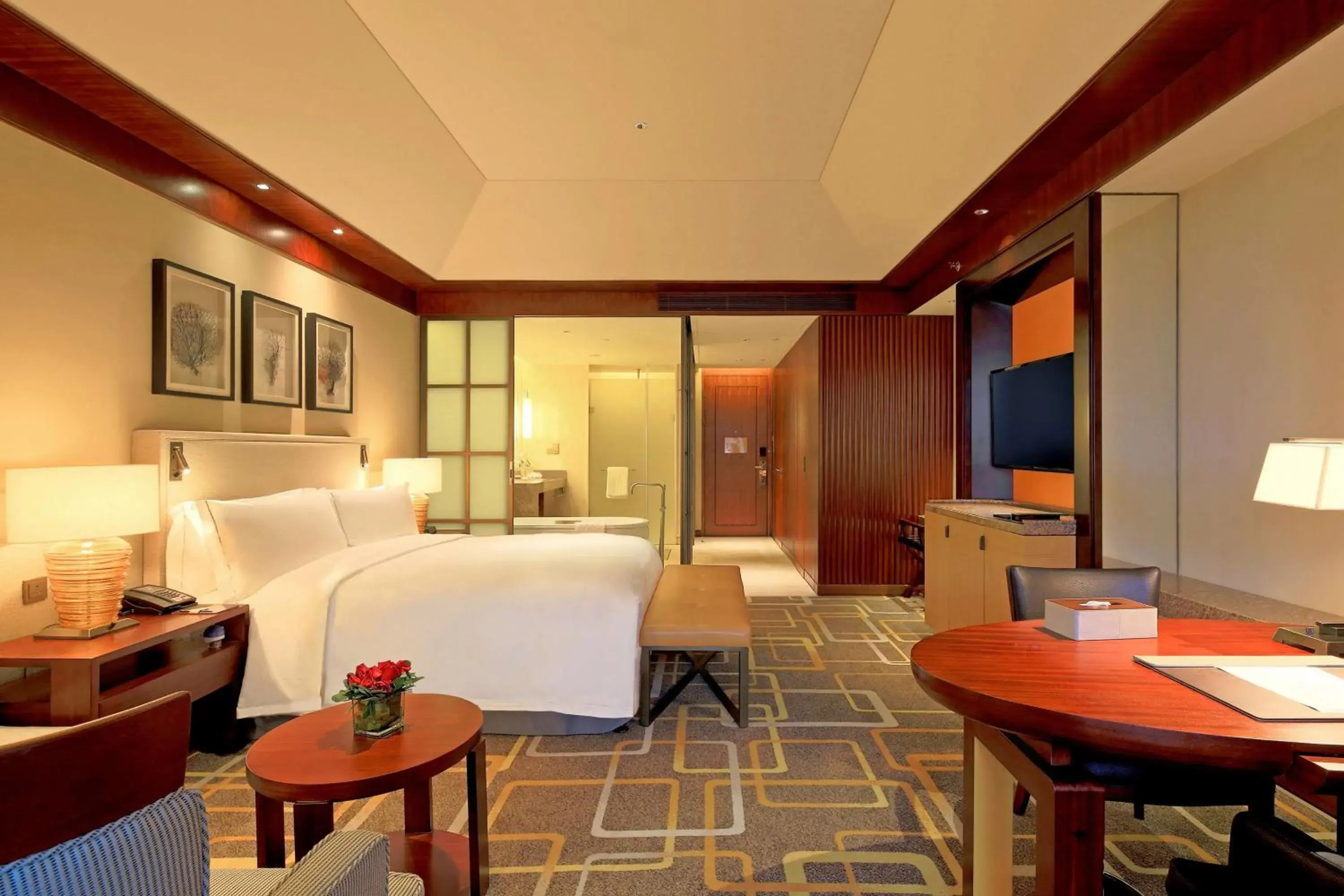 Bed in Hilton Qingdao Golden Beach 丨1 hour's drive to China Fisheries and Seafood Expo Bed in Hilton Qingdao Golden Beach 丨1 hour's drive to China Fisheries and Seafood Expo