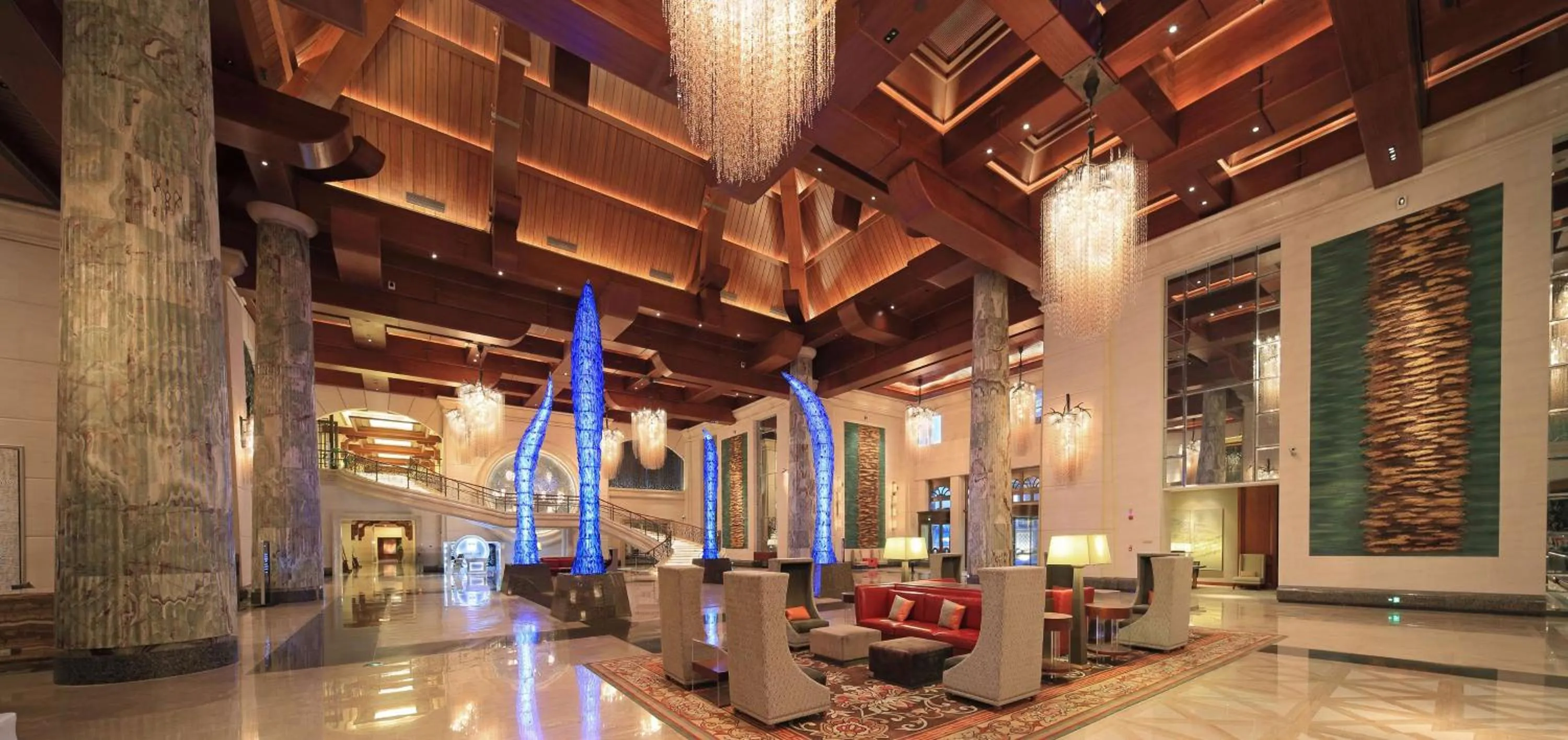 Lobby or reception in Hilton Qingdao Golden Beach 丨 10 mins' walk to Golden Beach and Beer City