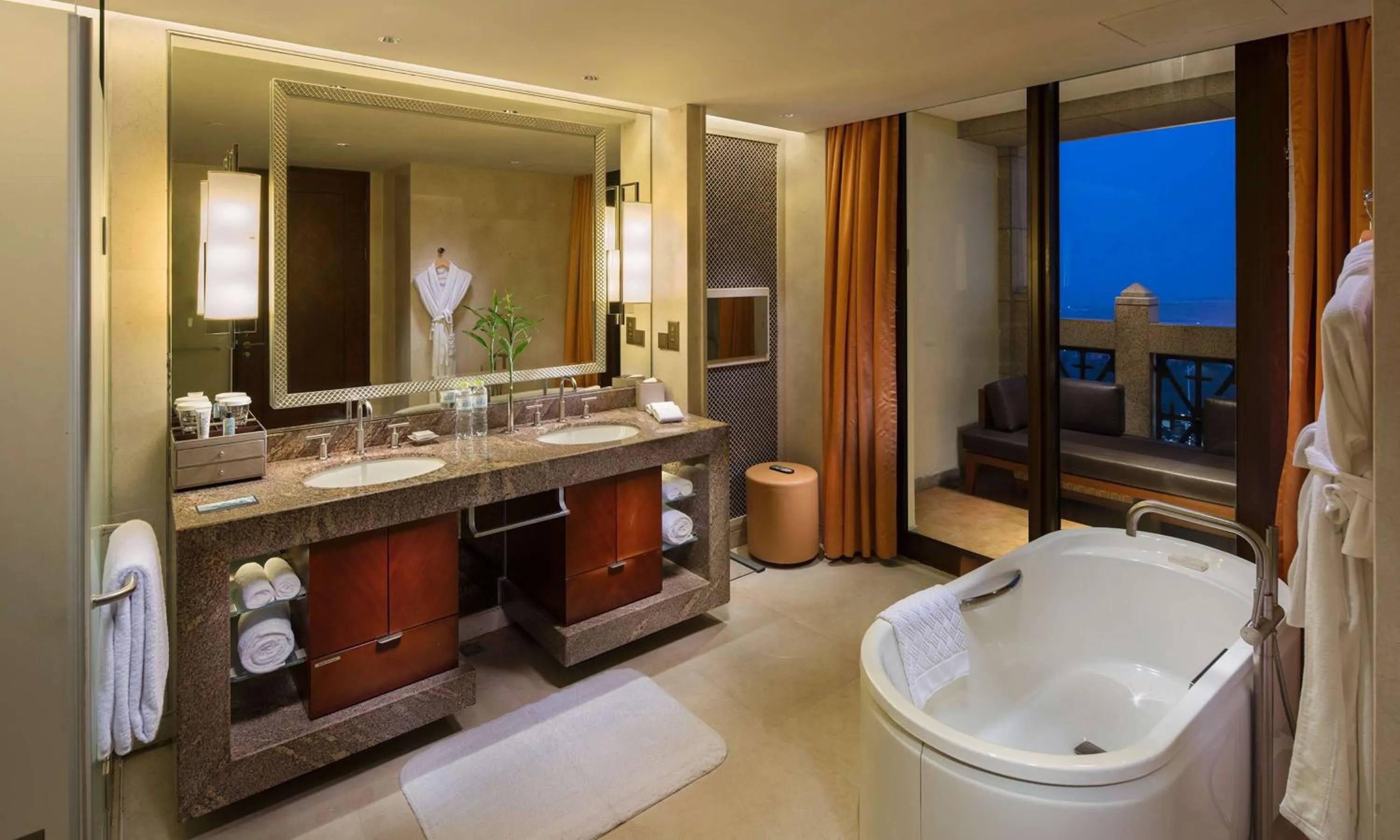 Bathroom in Hilton Qingdao Golden Beach 丨 10 mins' walk to Golden Beach and Beer City