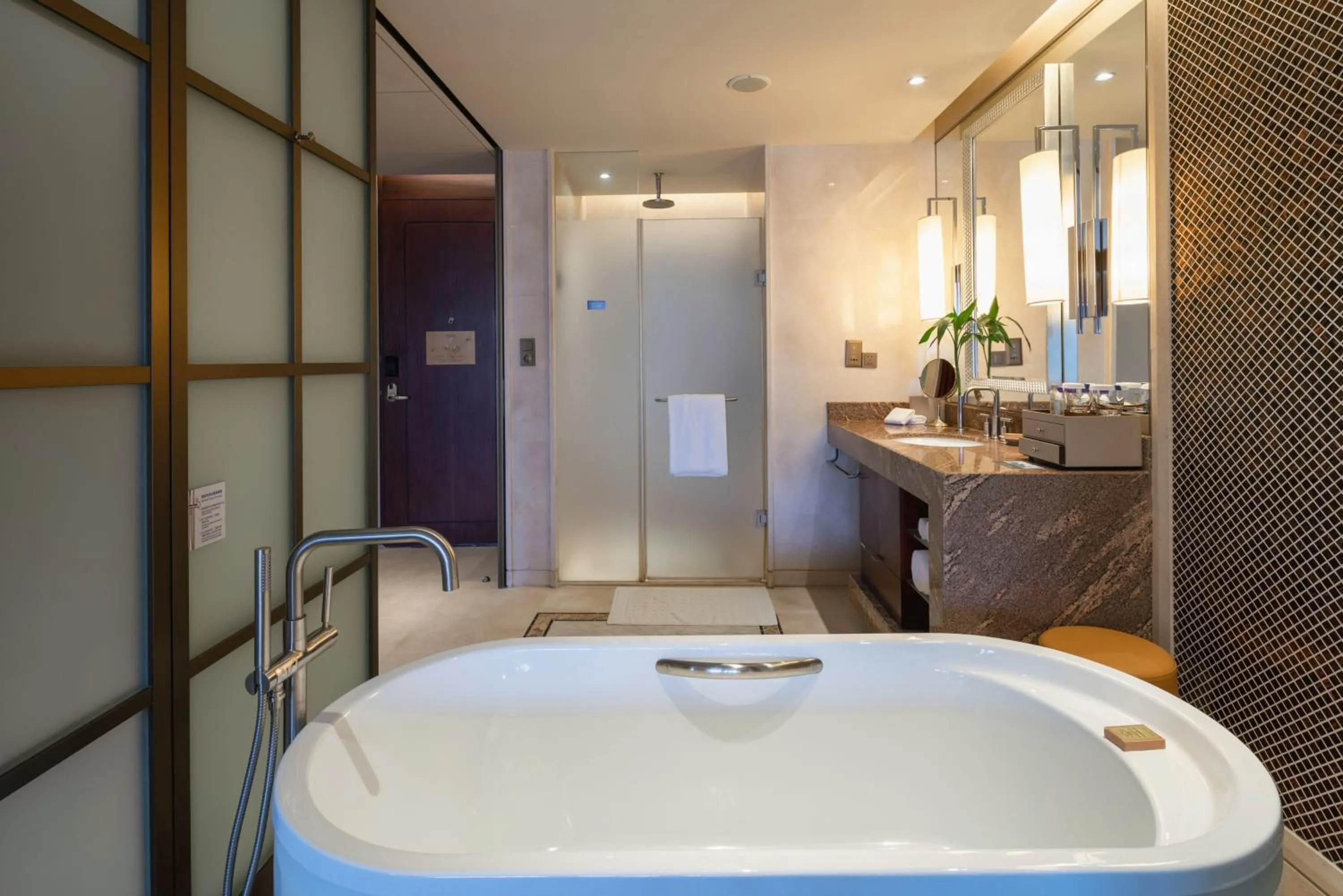 Bathroom in Hilton Qingdao Golden Beach 丨 10 mins' walk to Golden Beach and Beer City