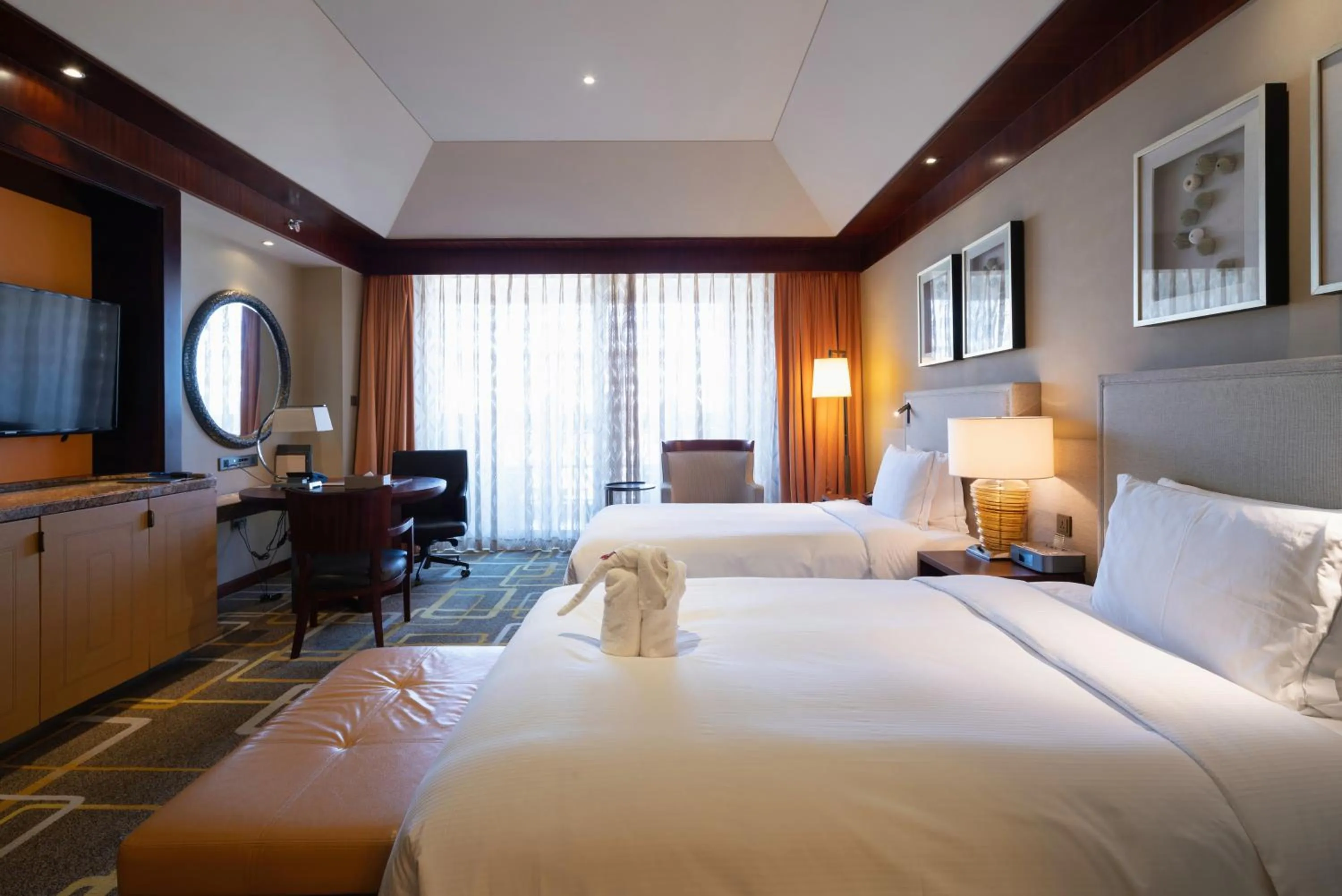 Bed in Hilton Qingdao Golden Beach 丨 10 mins' walk to Golden Beach and Beer City
