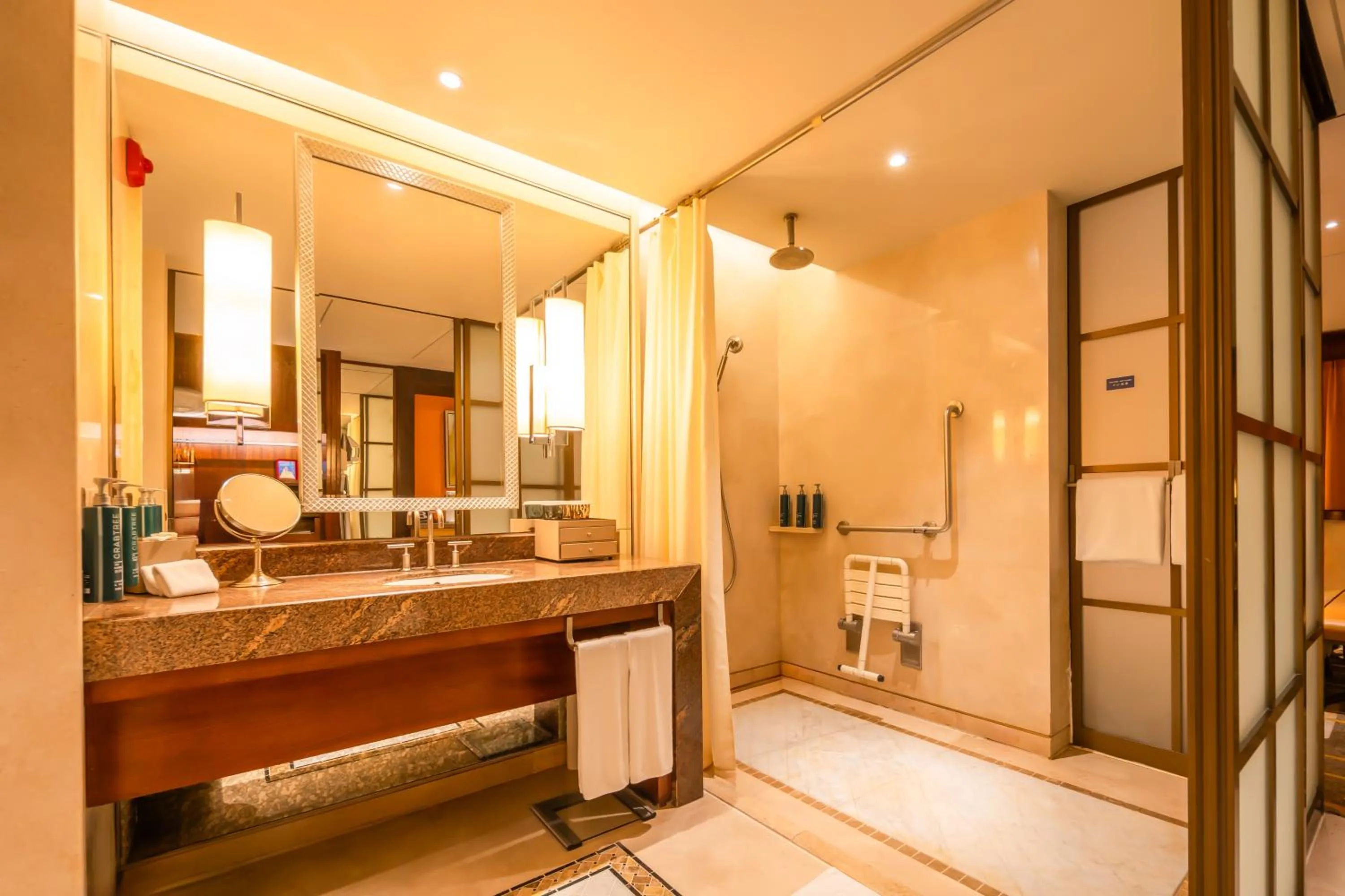 Property building in Hilton Qingdao Golden Beach 丨 10 mins' walk to Golden Beach and Beer City