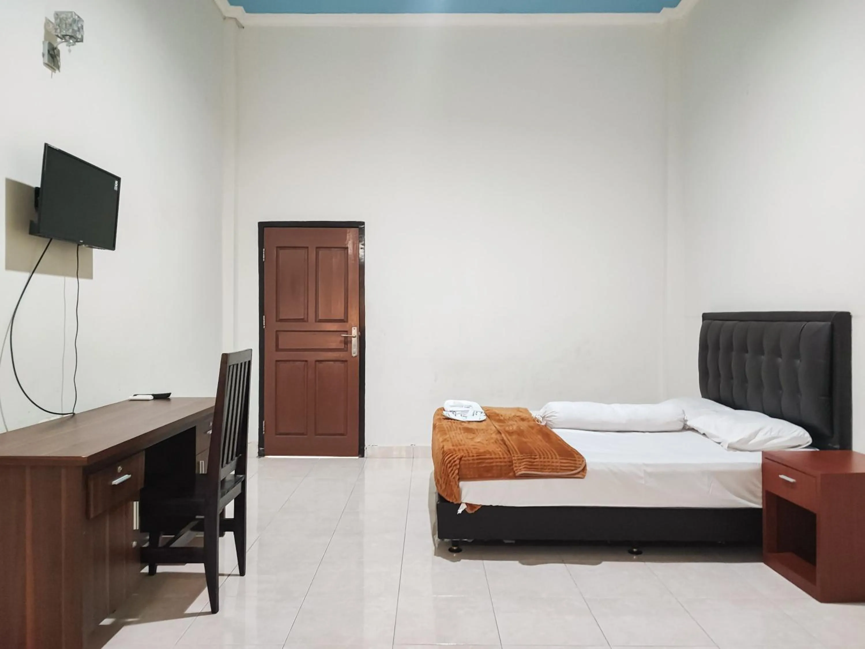 Bed in RedDoorz Plus Syariah near Simpang Rimbo Jambi 2