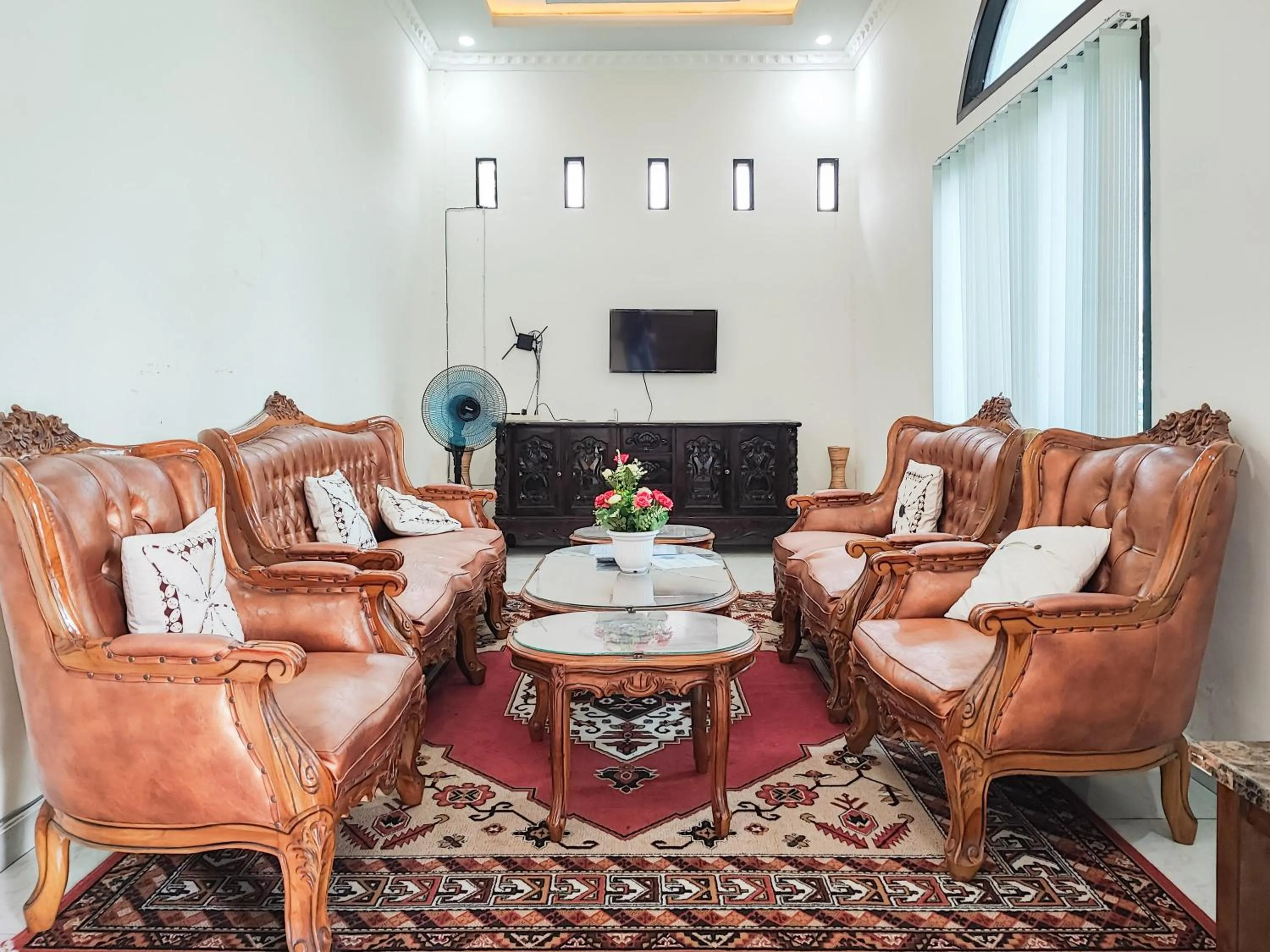 Living room in RedDoorz Plus Syariah near Simpang Rimbo Jambi 2