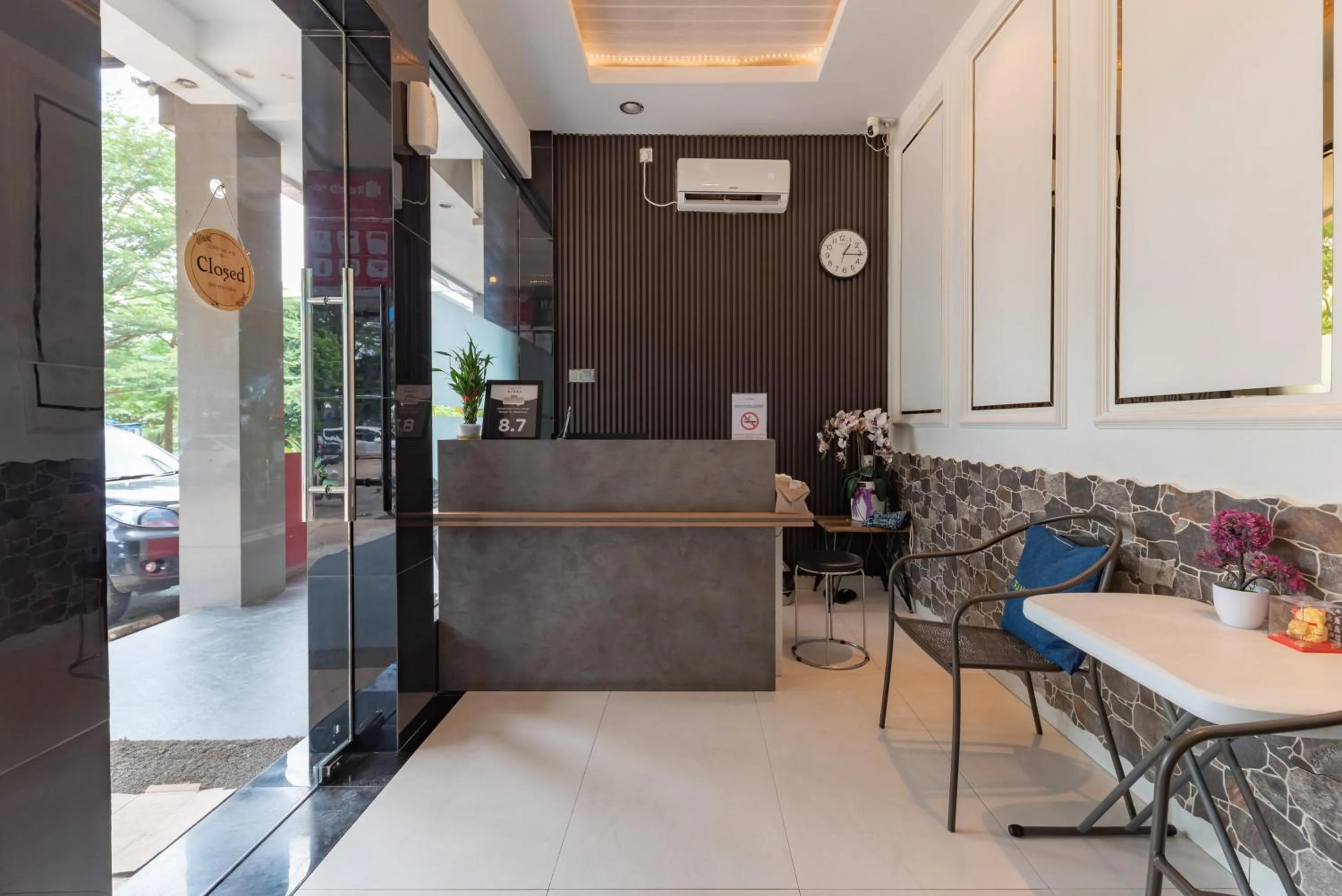 Urbanview Trans Hotel Batam