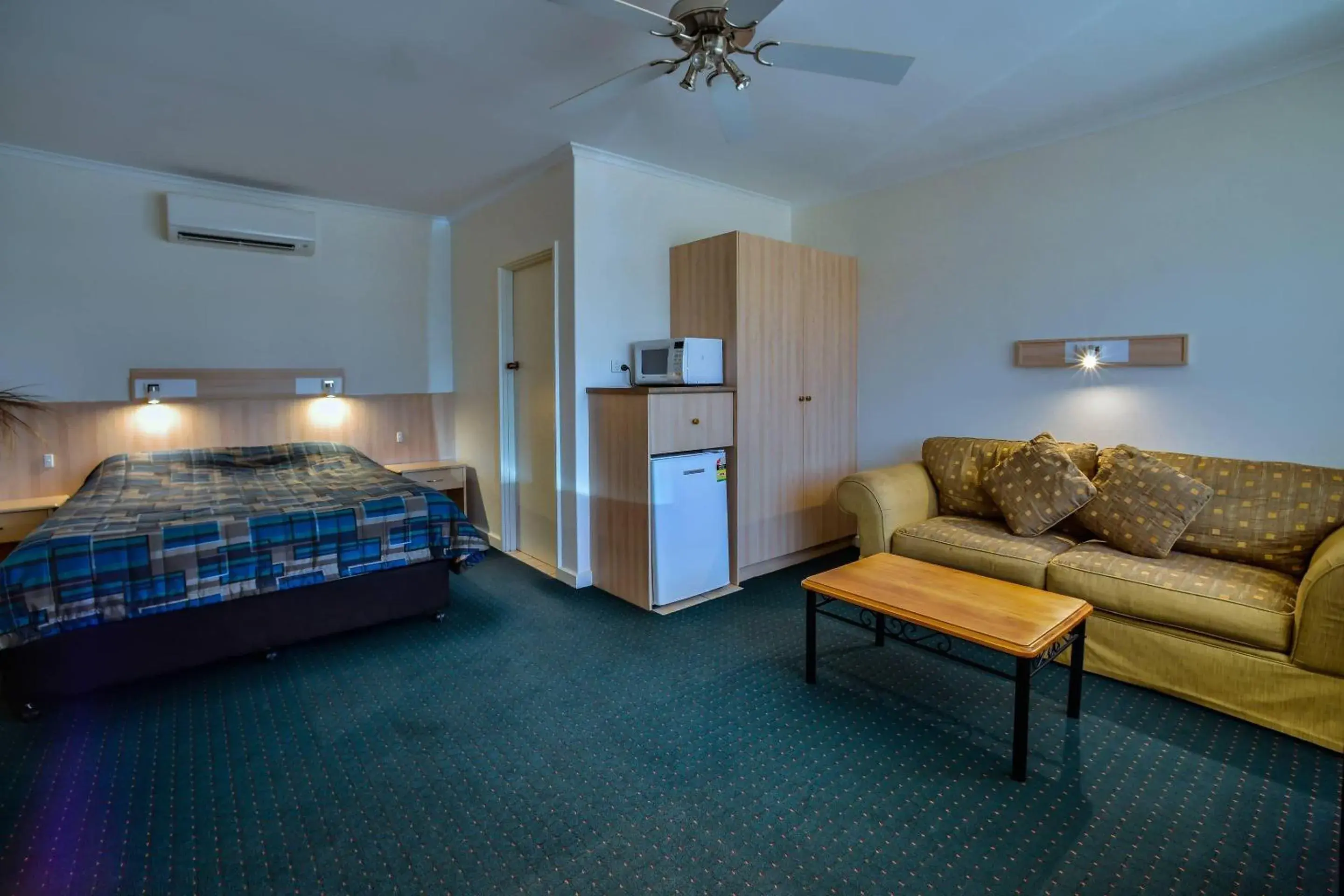 Bedroom, Bed in Comfort Inn & Suites Augusta Westside Bedroom, Bed in Comfort Inn & Suites Augusta Westside