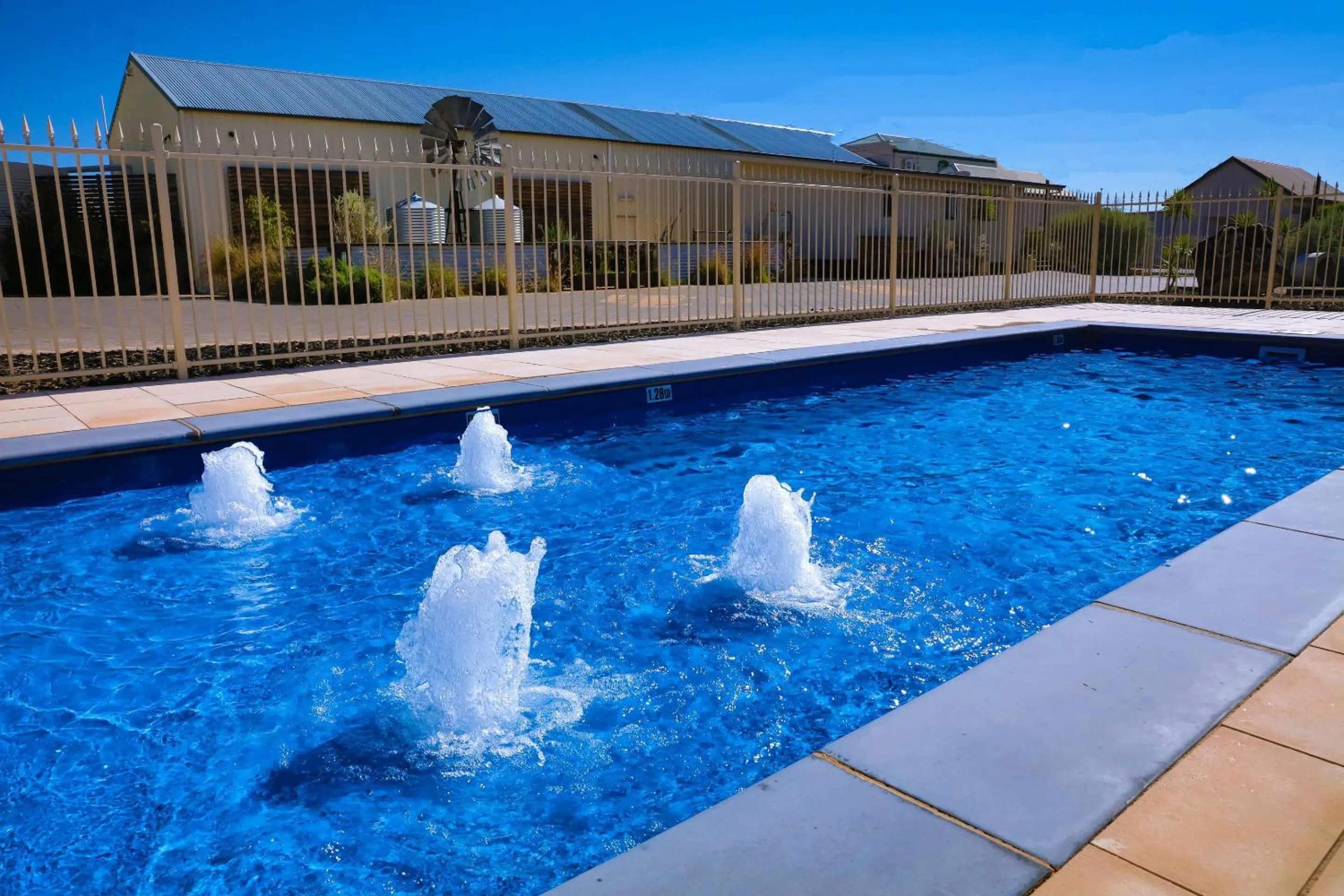 Swimming pool in Comfort Inn & Suites Augusta Westside