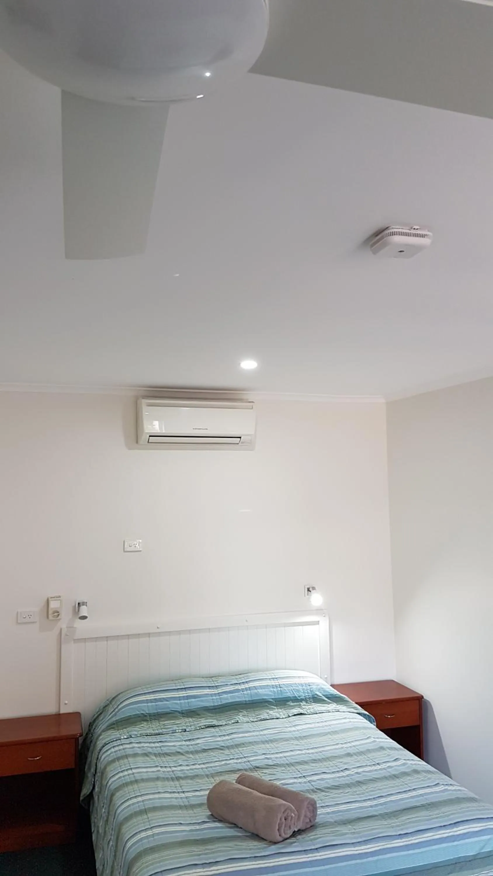 Bed in Comfort Inn & Suites Augusta Westside