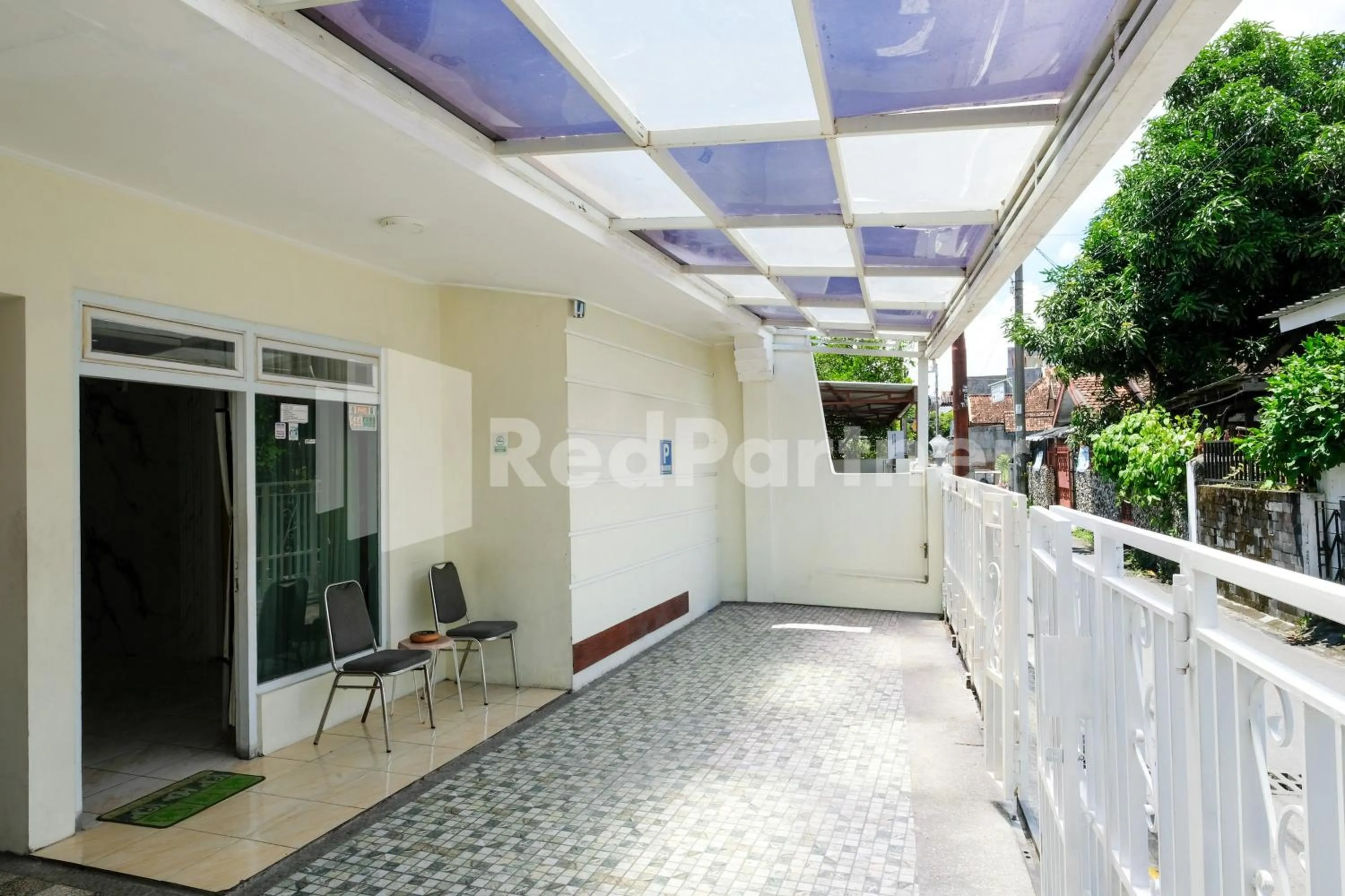 Property building in Oma Uti Syariah Mitra RedDoorz near Stasiun Lempuyangan